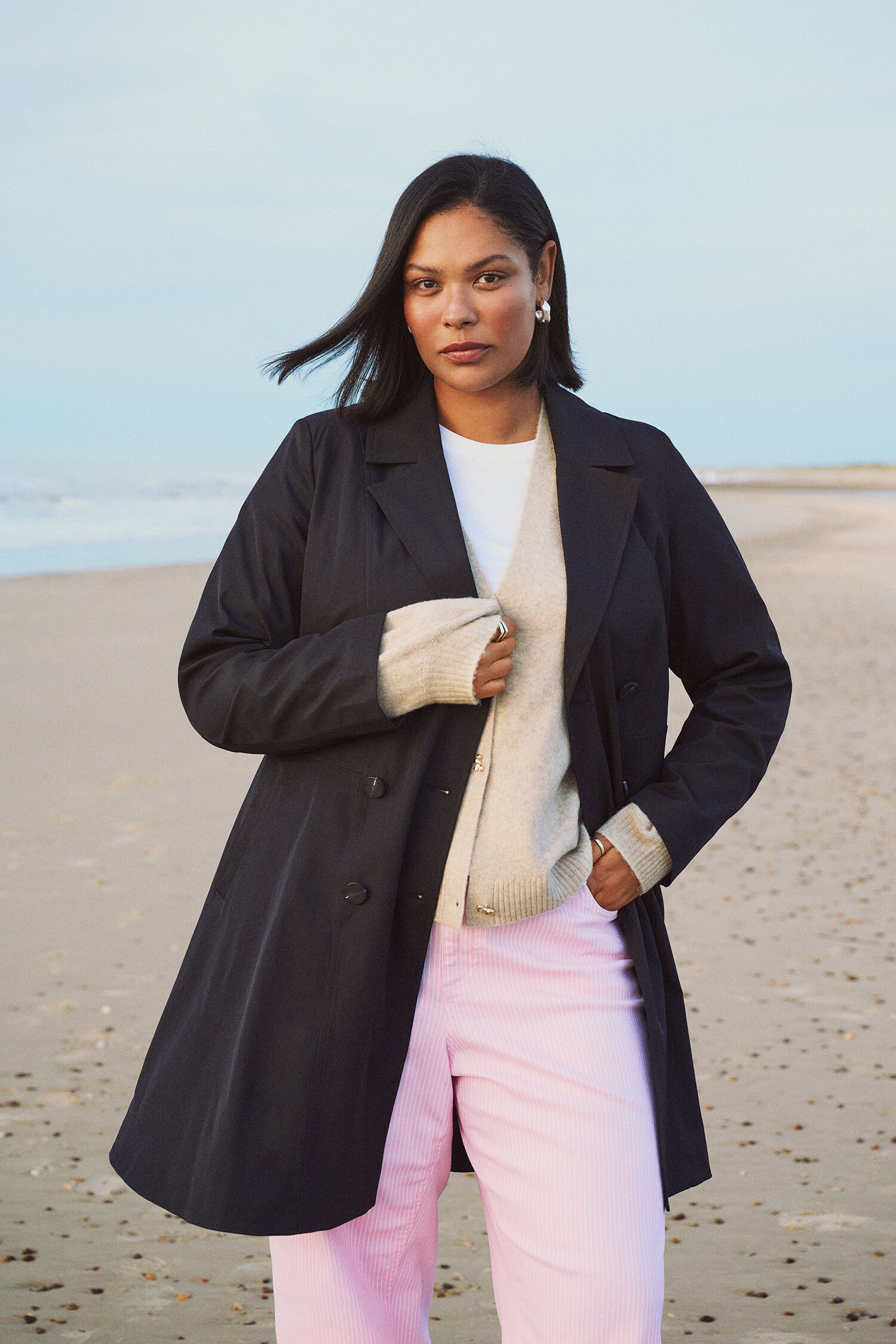 ZizziSchwarzer Trenchcoat, , Model