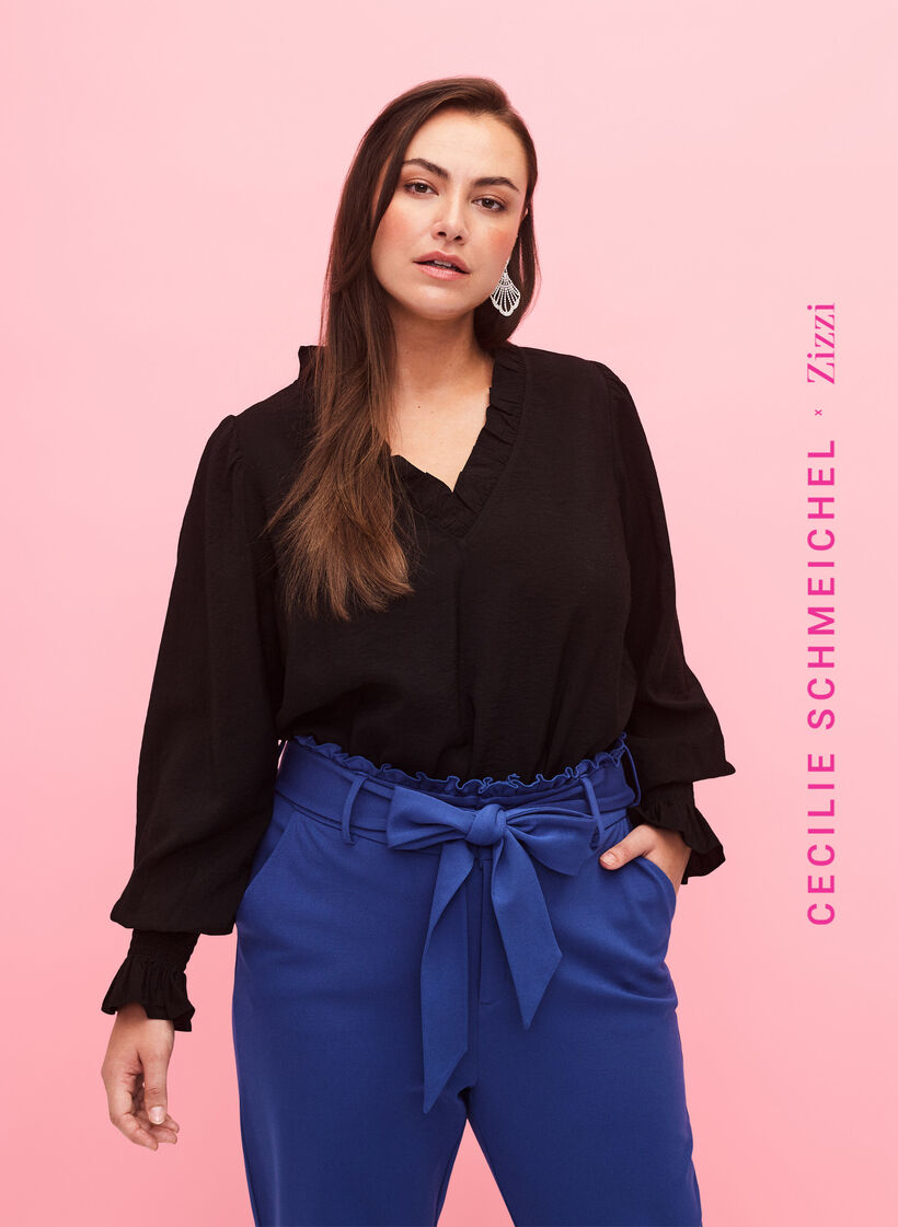 Langärmelige Viskosebluse mit Rüschendetails, Black, Model image number 0