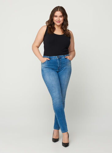 Extra Slim Nille Jeans mit hoher Taille, Light blue denim, Model image number 0