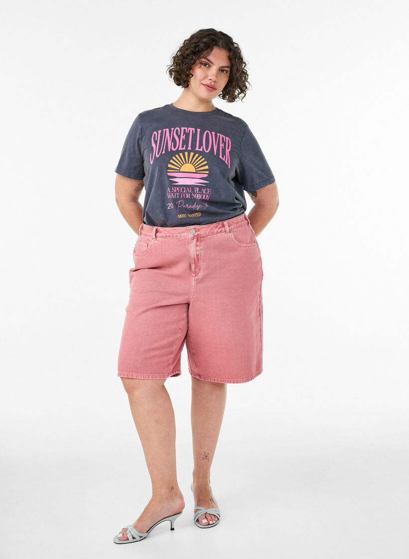 Baumwoll-T-Shirt mit Frontprint und gewaschener Optik, Grau, Model image number 1