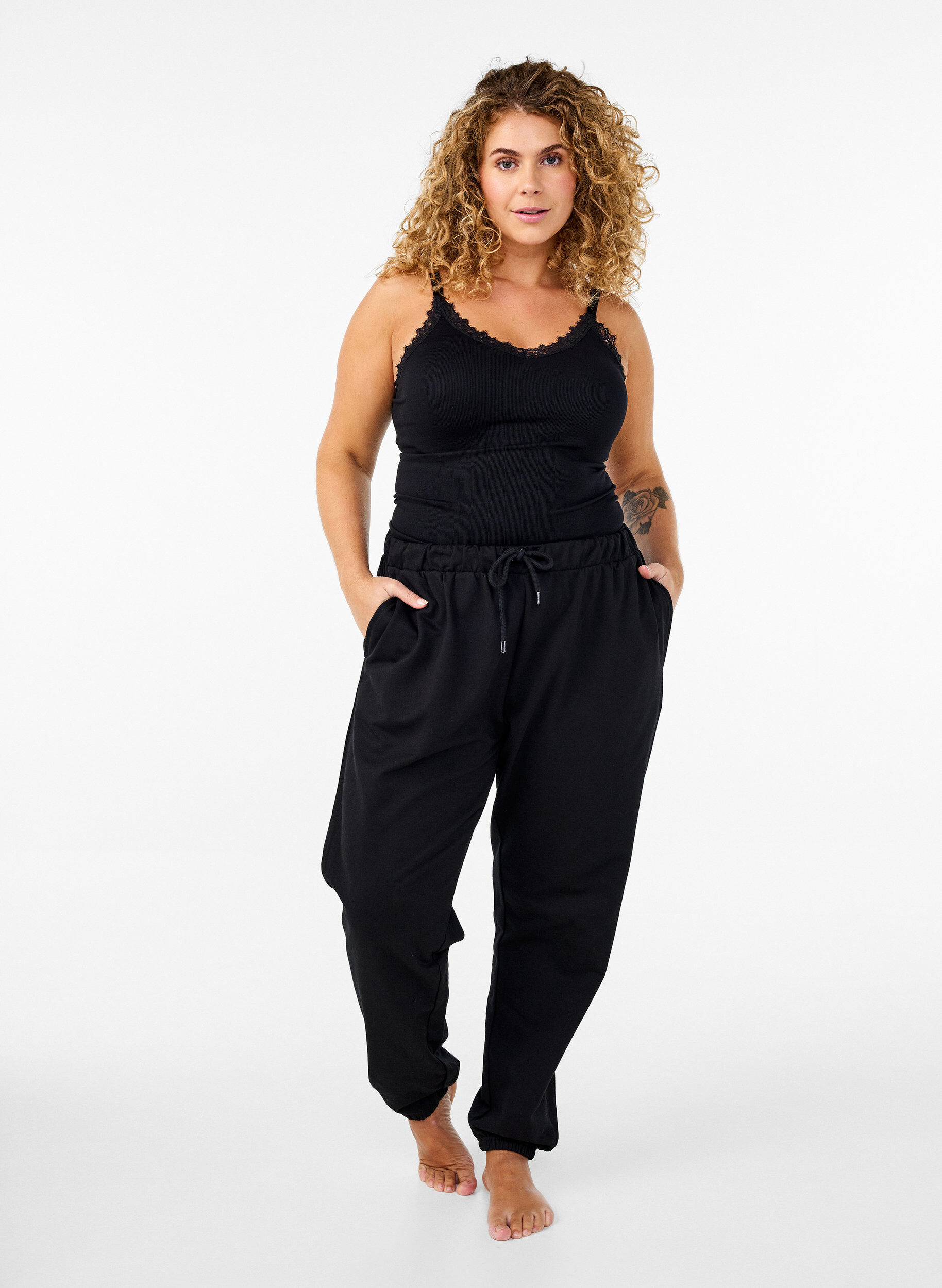 ZizziNahtloses Top mit Spitzenbesatz, Black, Model image number 2