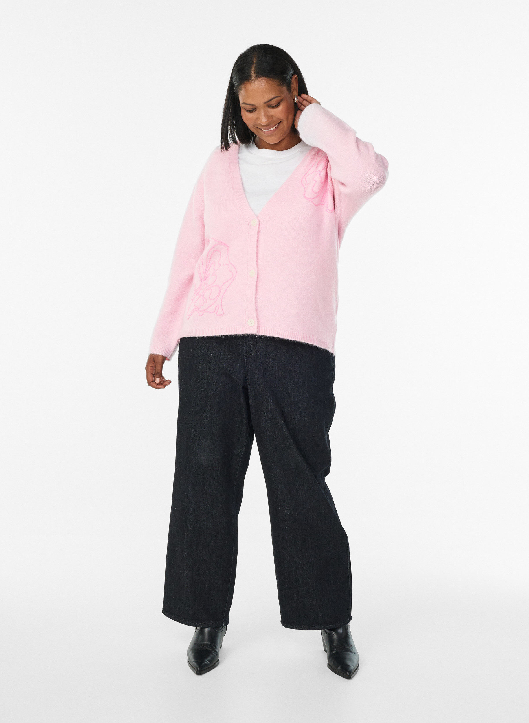 ZizziStrickjacke mit V-Ausschnitt und aufgestickten Blumen, Rot, Model image number 1