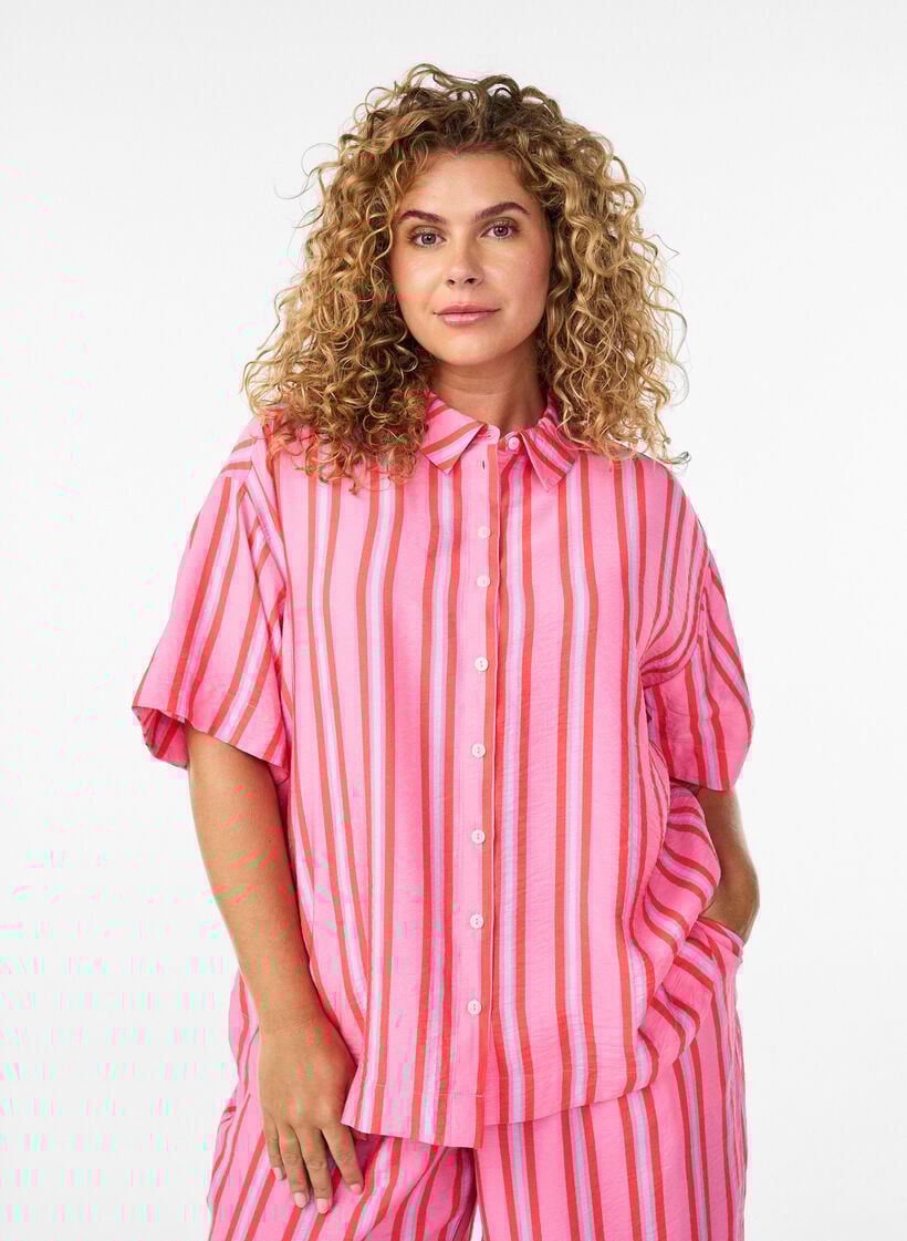 Gestreifte Bluse aus Viskose mit kurzen &Auml;rmeln, Pink, Model image number 0