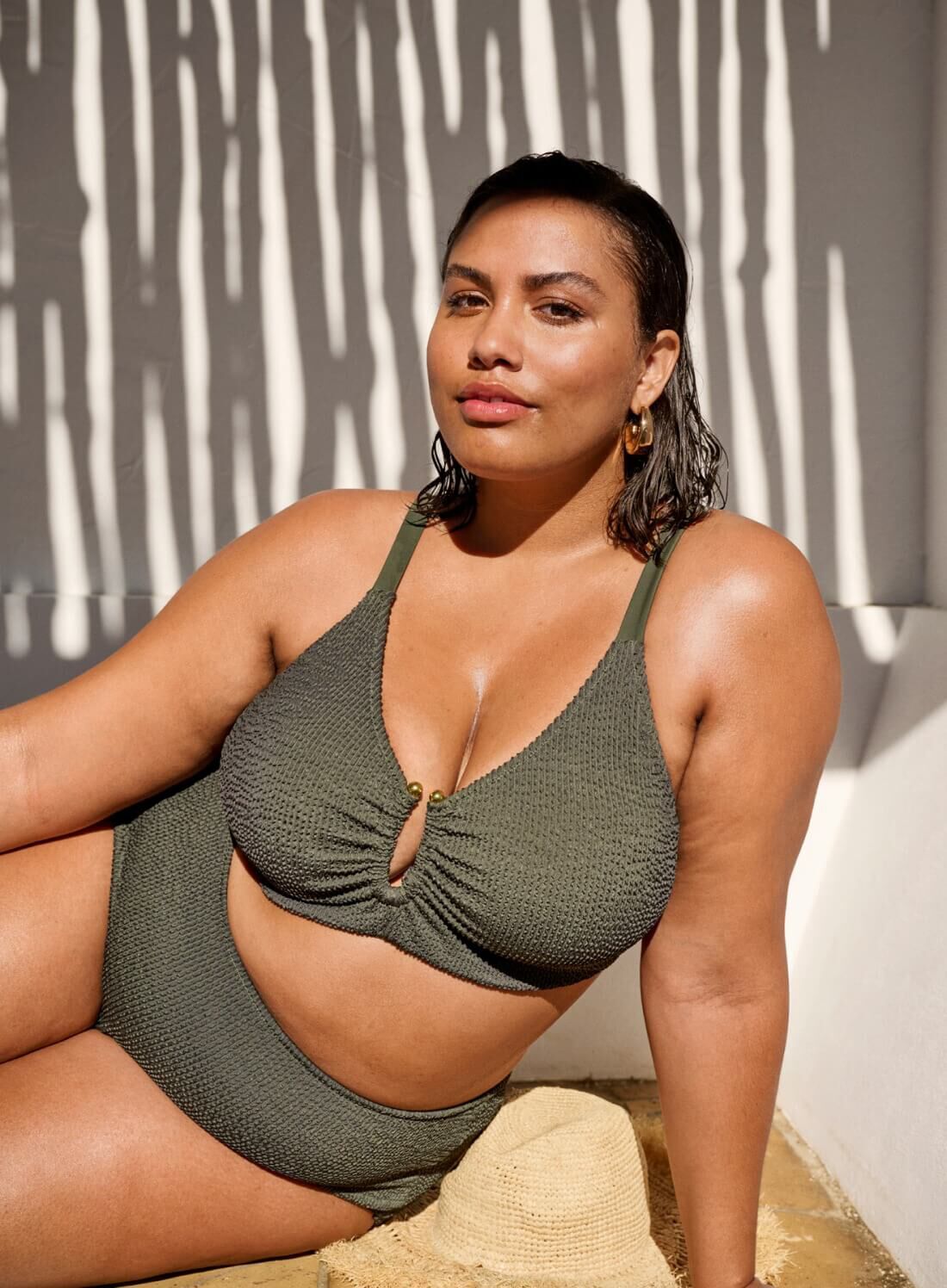 Bikini mit Textur und elegantem Detail, , Model