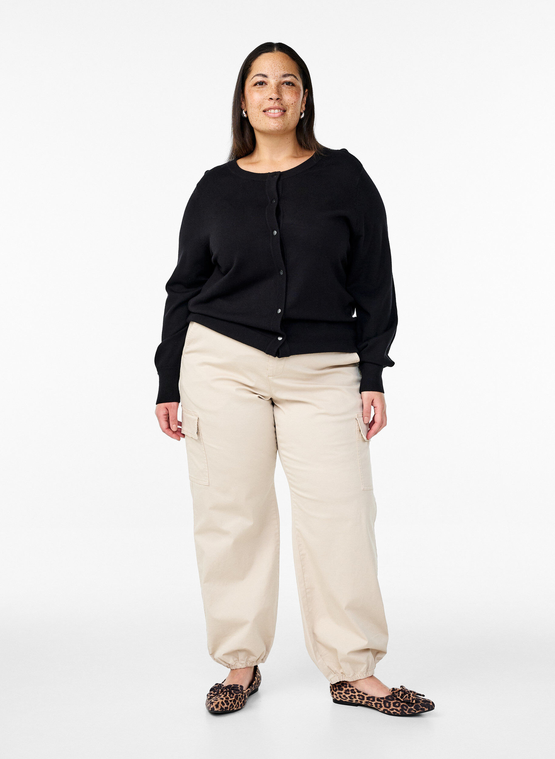 ZizziStrickjacke mit Kn&ouml;pfen aus Viskosemischung, Black, Model image number 2