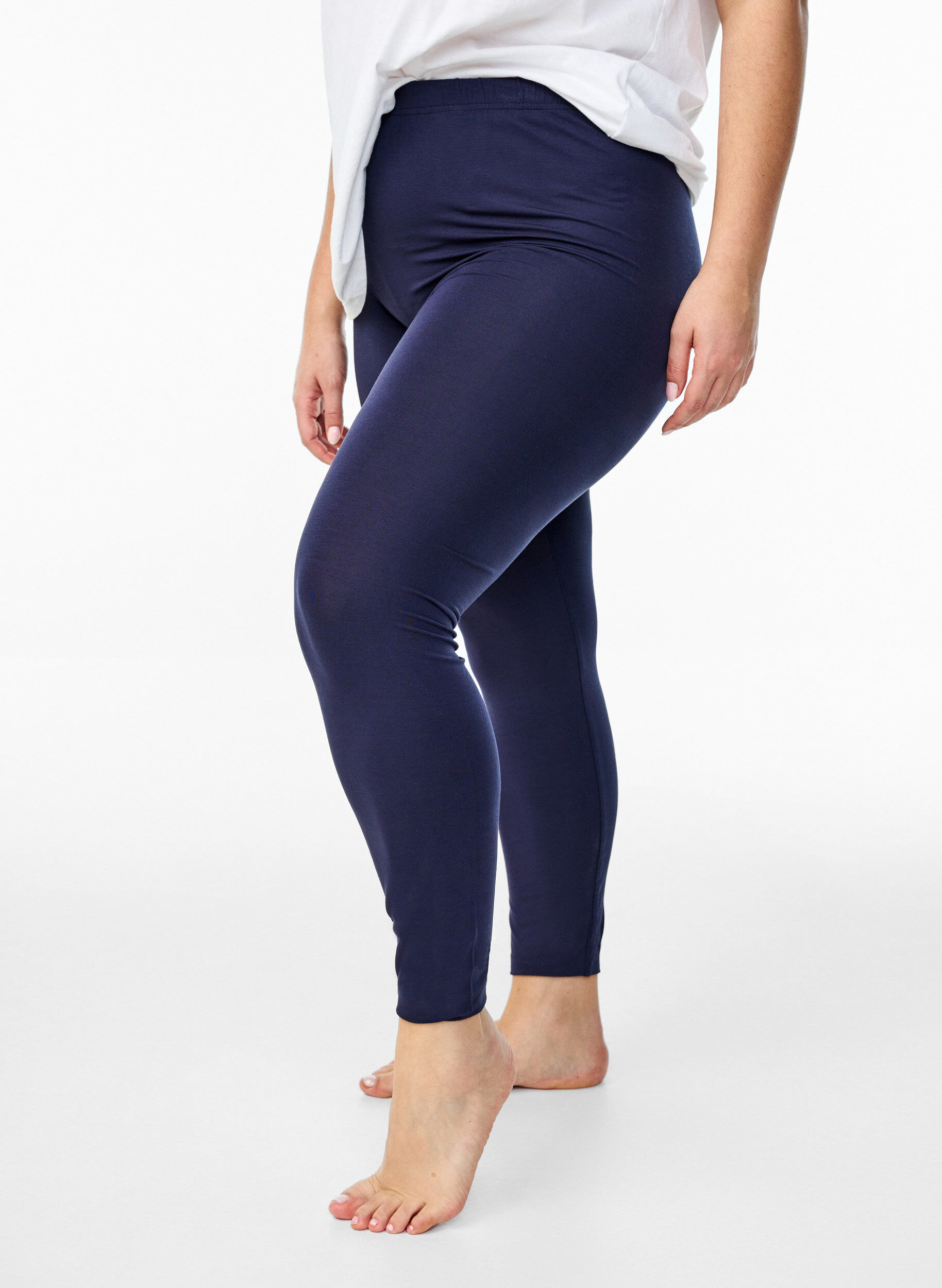 Basic-Leggings aus Viskose, Blau, Model