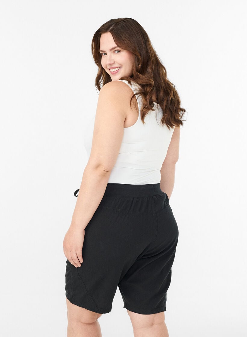 Lockere Shorts aus Baumwolle mit Taschen, Schwarz, Model image number 2