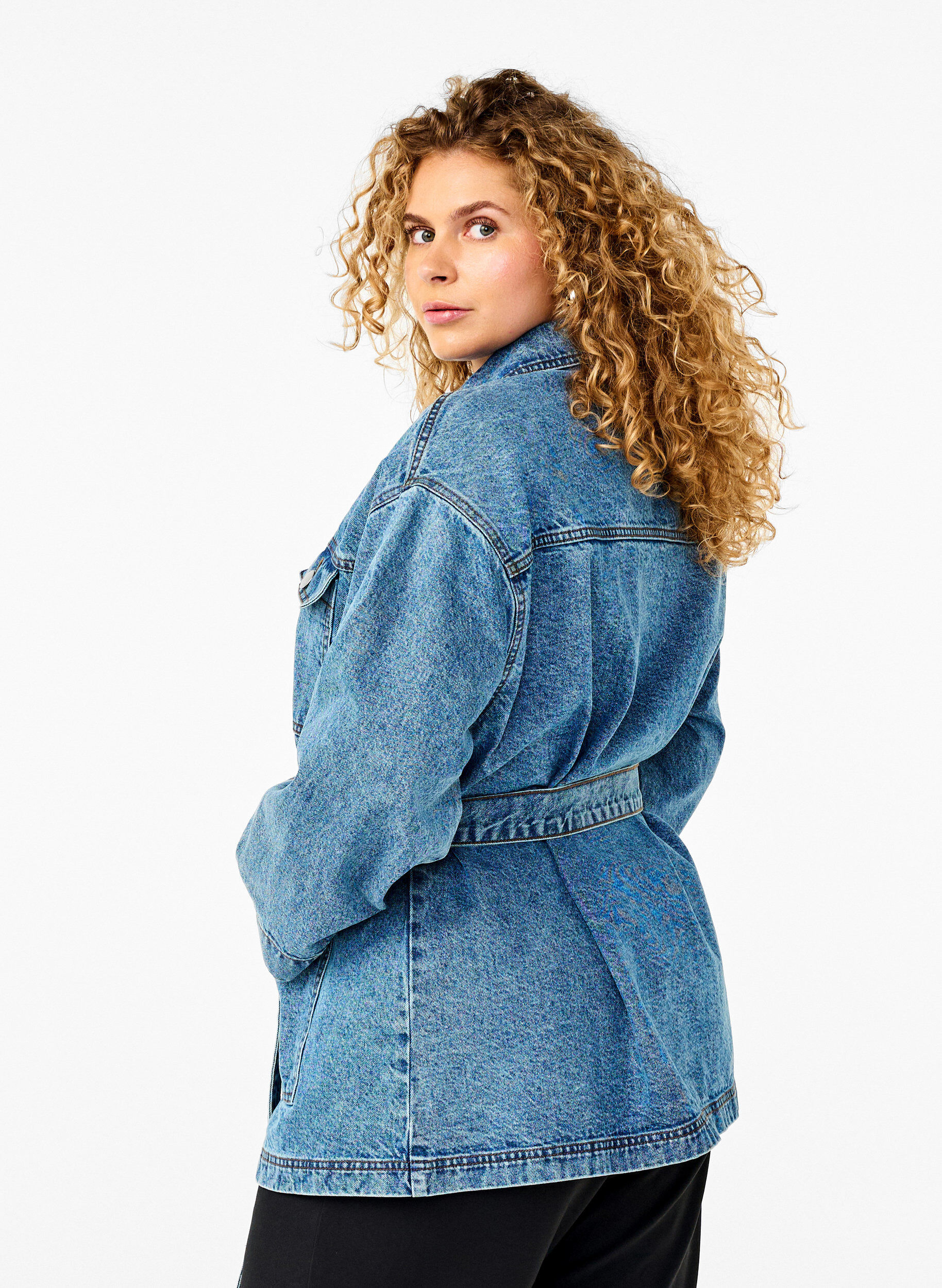 ZizziDenim-Jacke mit Bindeg&uuml;rtel, Blue Denim, Model image number 1
