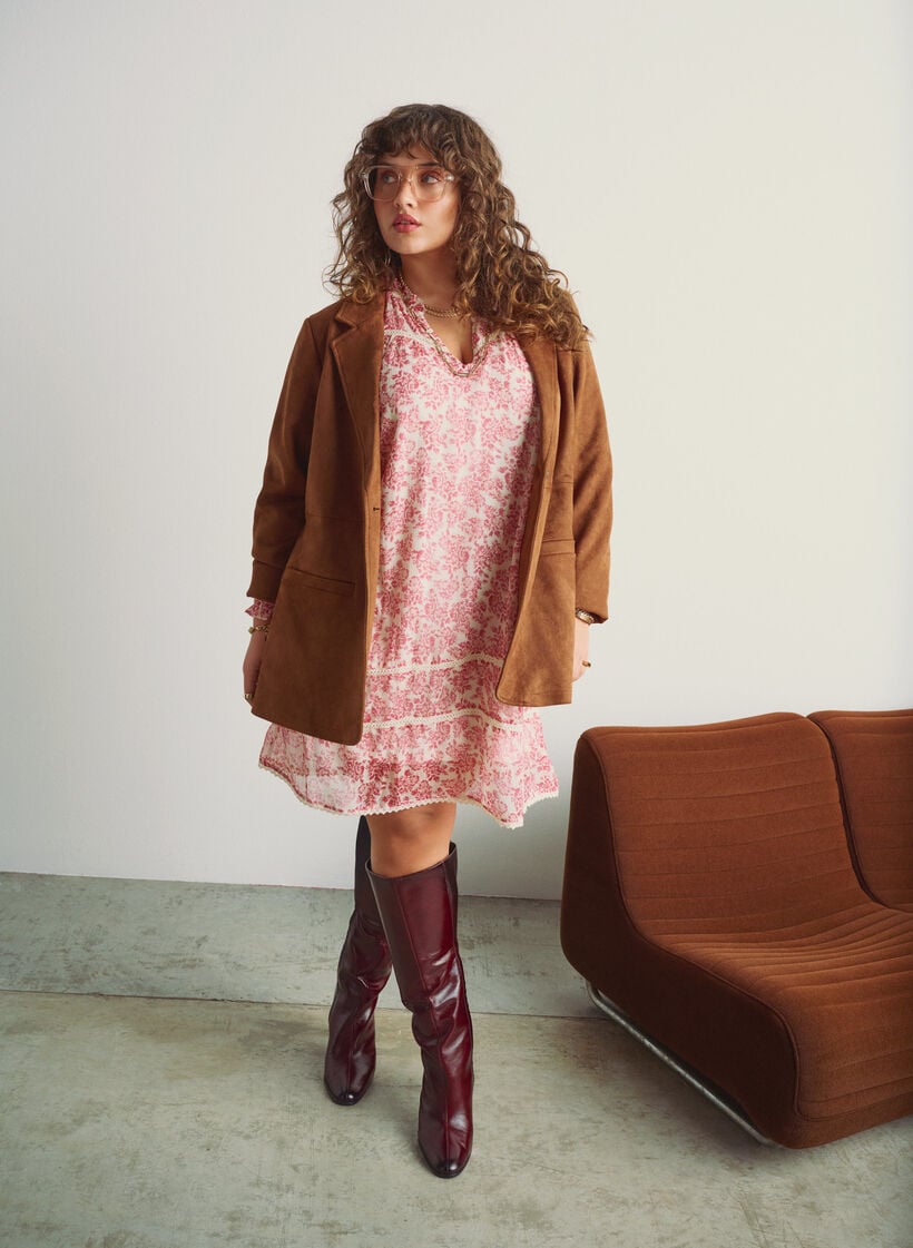 Kurzes Chiffonkleid mit H&auml;kel&shy;details, Rot, Image