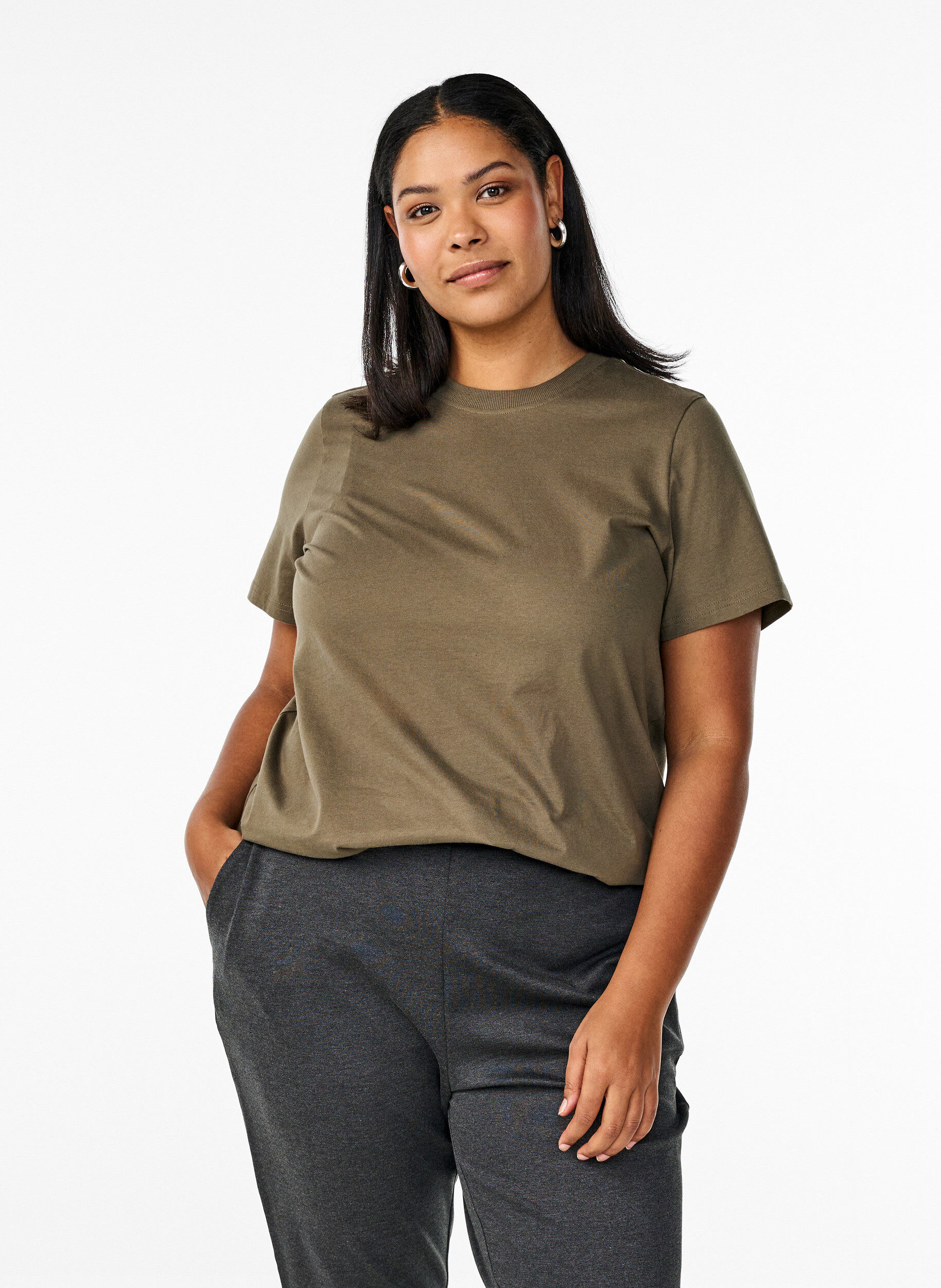 ZizziBasic-T-Shirt aus Baumwolle mit Rundhalsausschnitt, Gr&uuml;n, Model image number 0