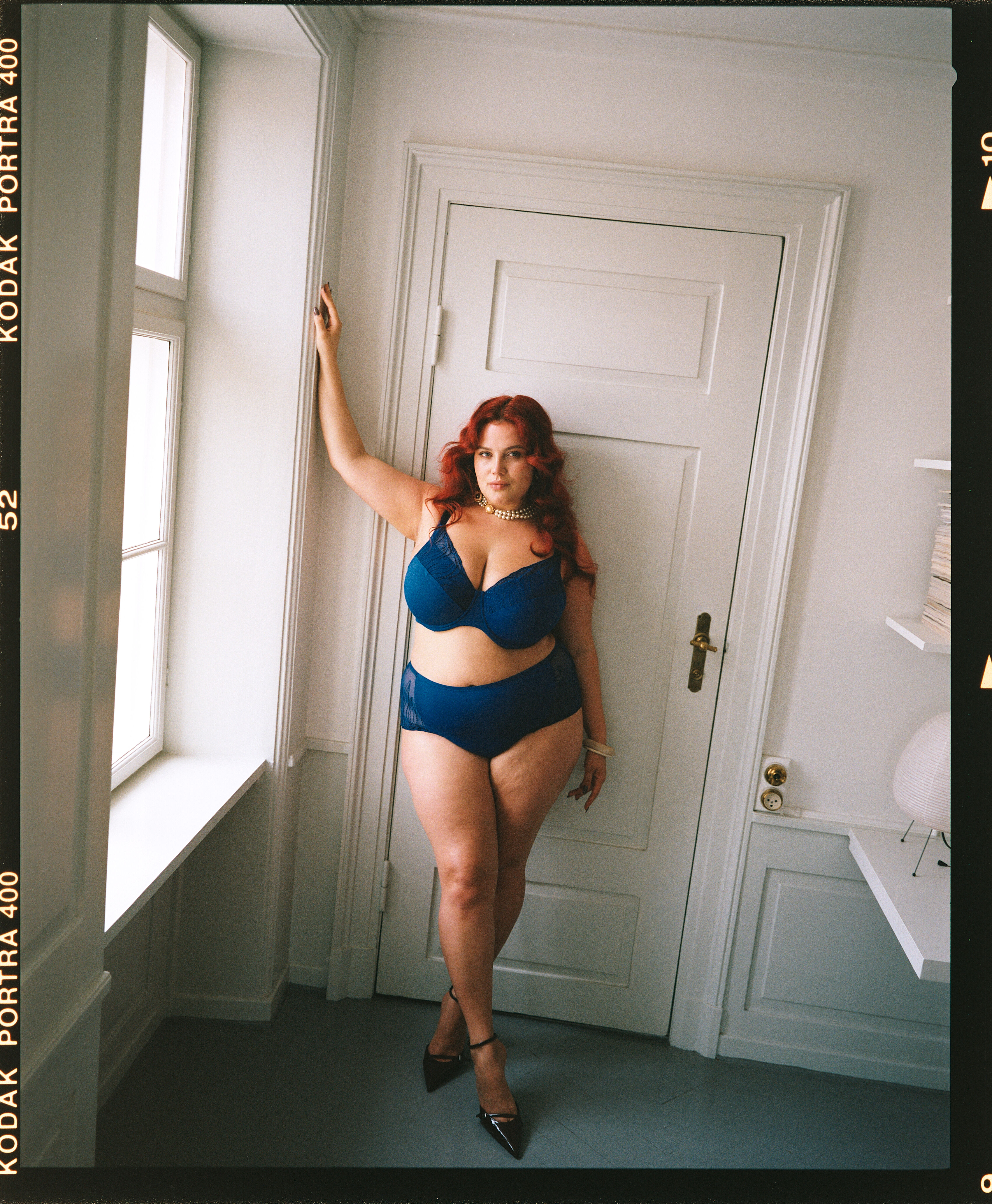 ZizziSet in Blau mit sch&ouml;nen Details  , , Model