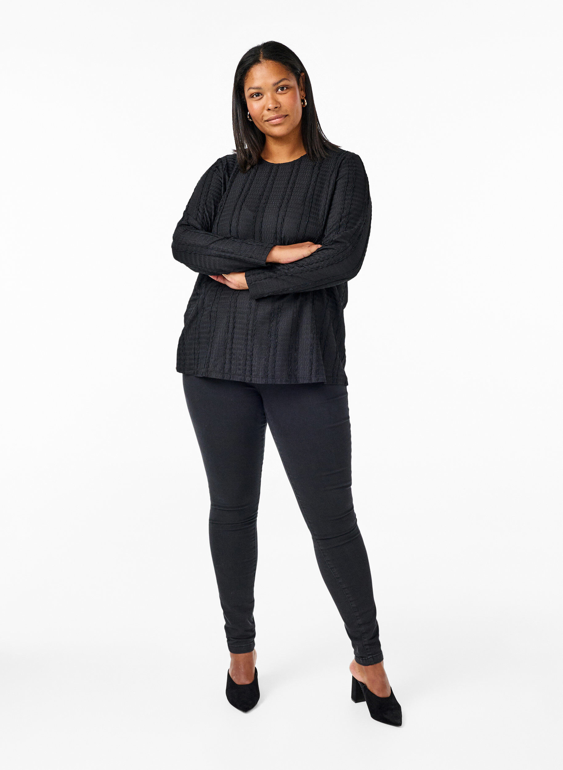 Zizzi Lang&auml;rmelige Bluse mit Textur, Black, Model image number 2