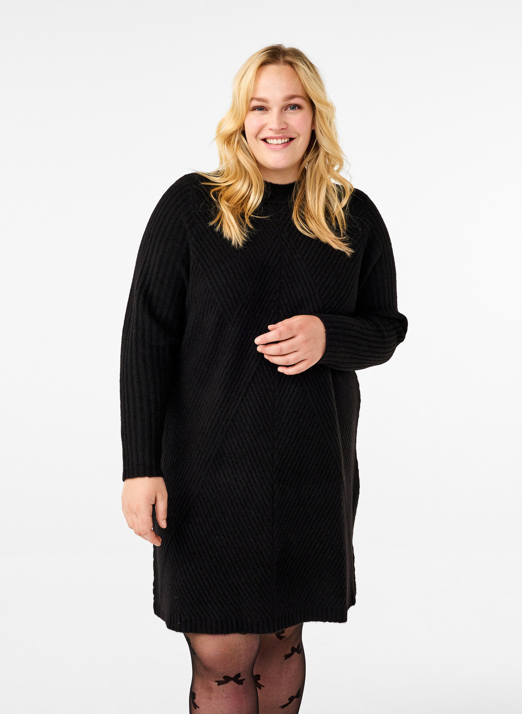 ZizziKurzes Rippstrickkleid mit Rundhalsausschnitt, Black, Model image number 0