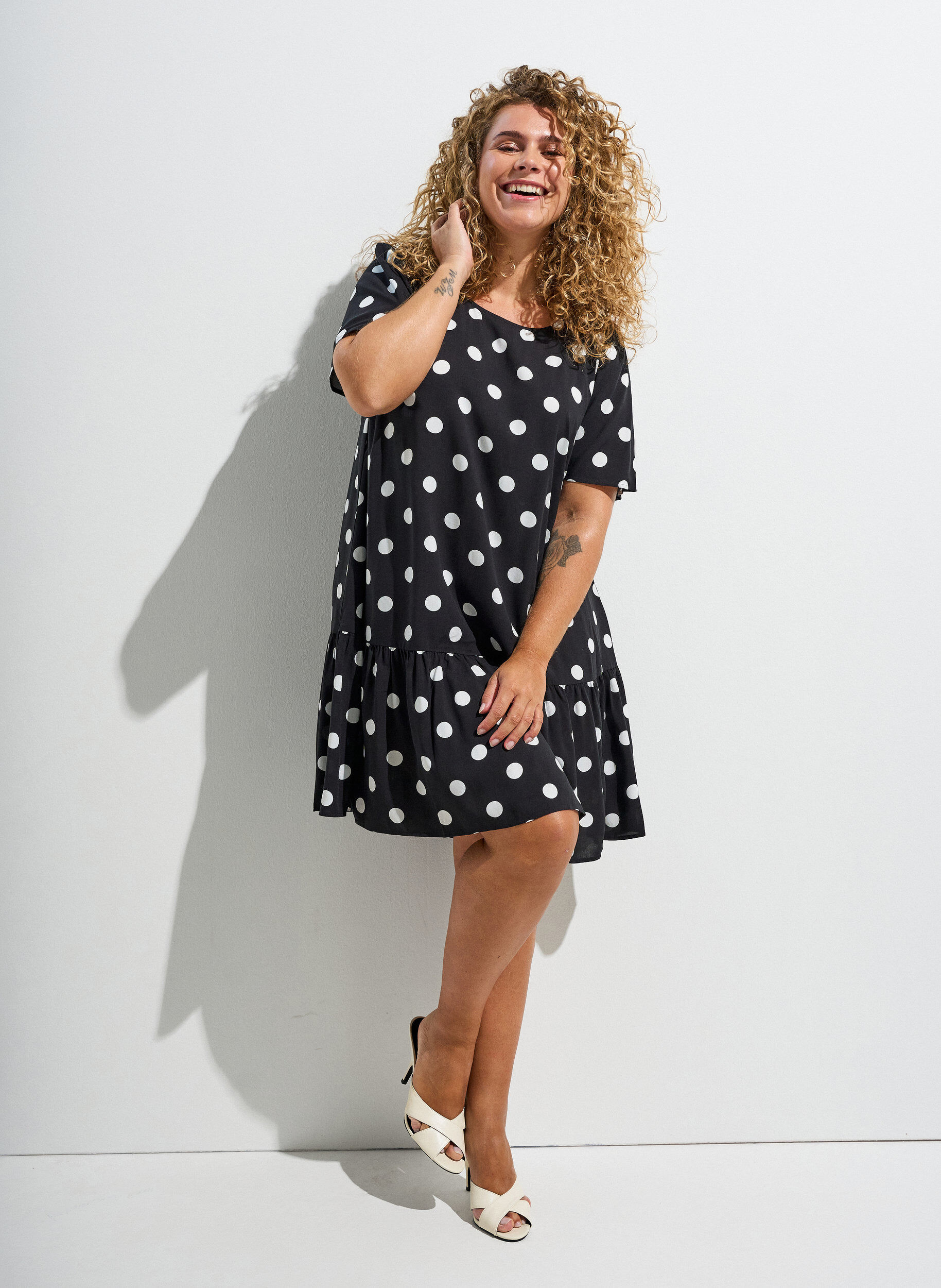 FLASH - Kleid aus Viskose mit Schnittlinie