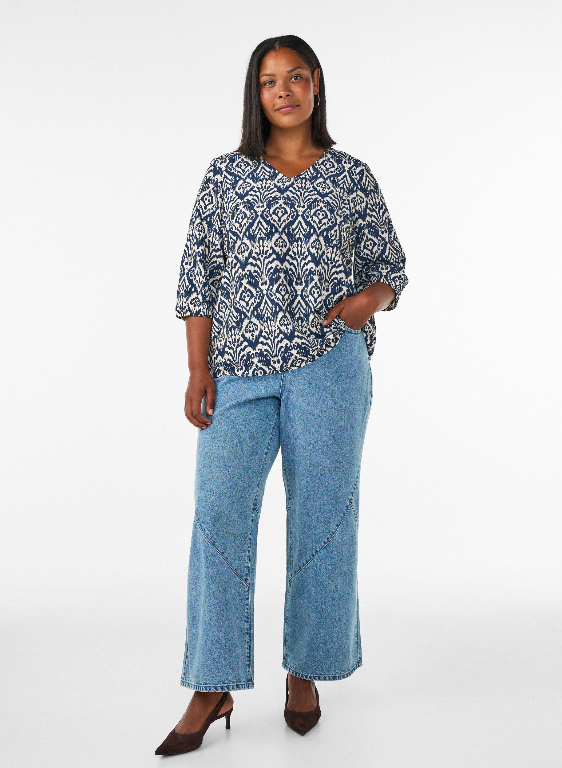 ZizziGemusterte Bluse aus Viskose mit 3/4-&Auml;rmeln, Blau, Model image number 1