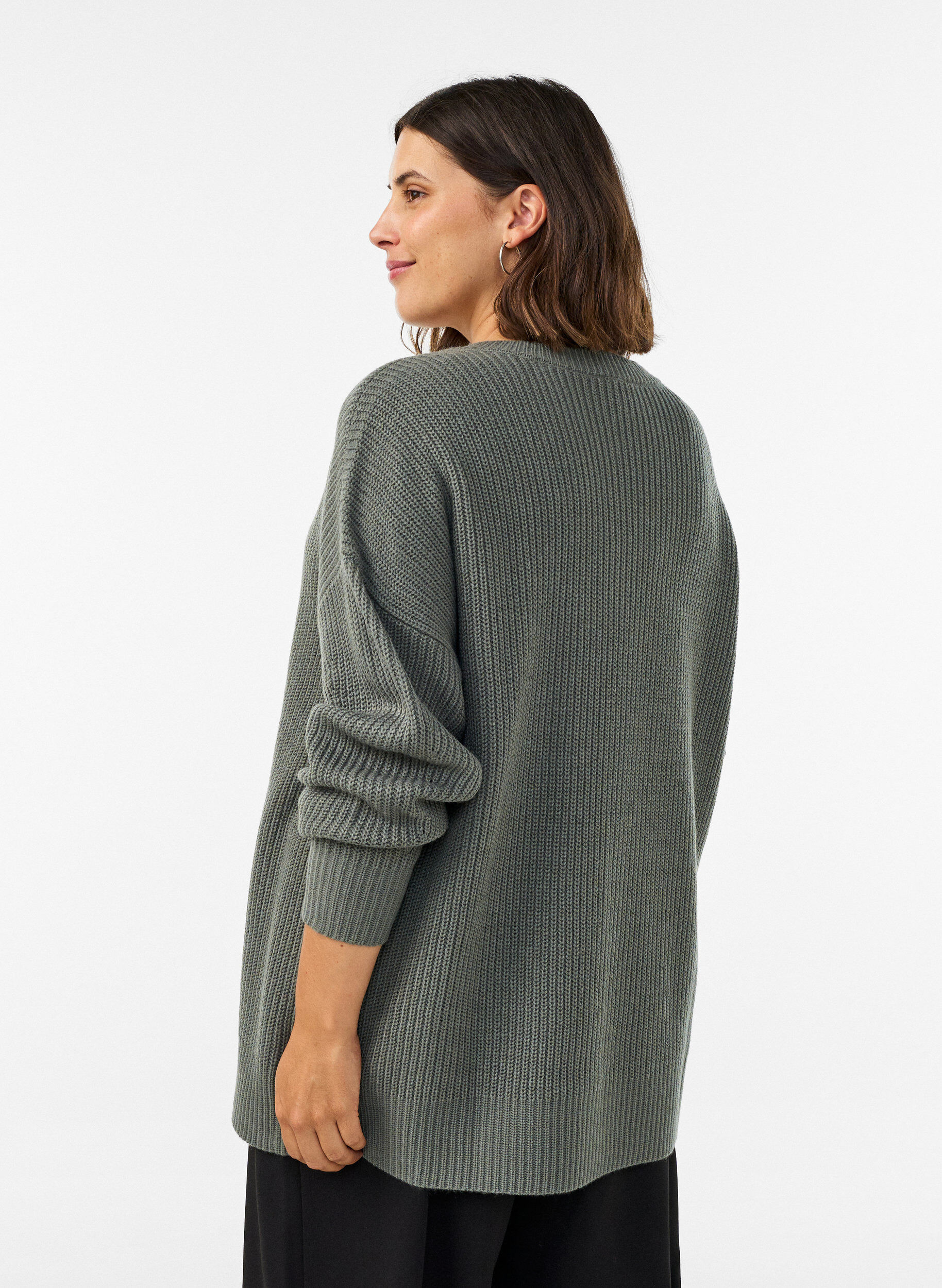 ZizziLange Rippstrickbluse mit V-Ausschnitt, Gr&uuml;n, Model image number 2