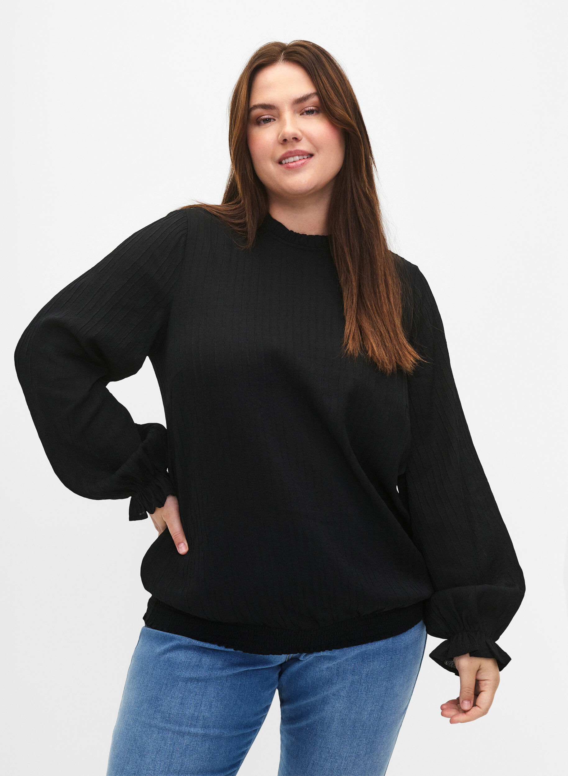 ZizziGesmokte Bluse mit R&uuml;schen und Struktur, Black, Model image number 0