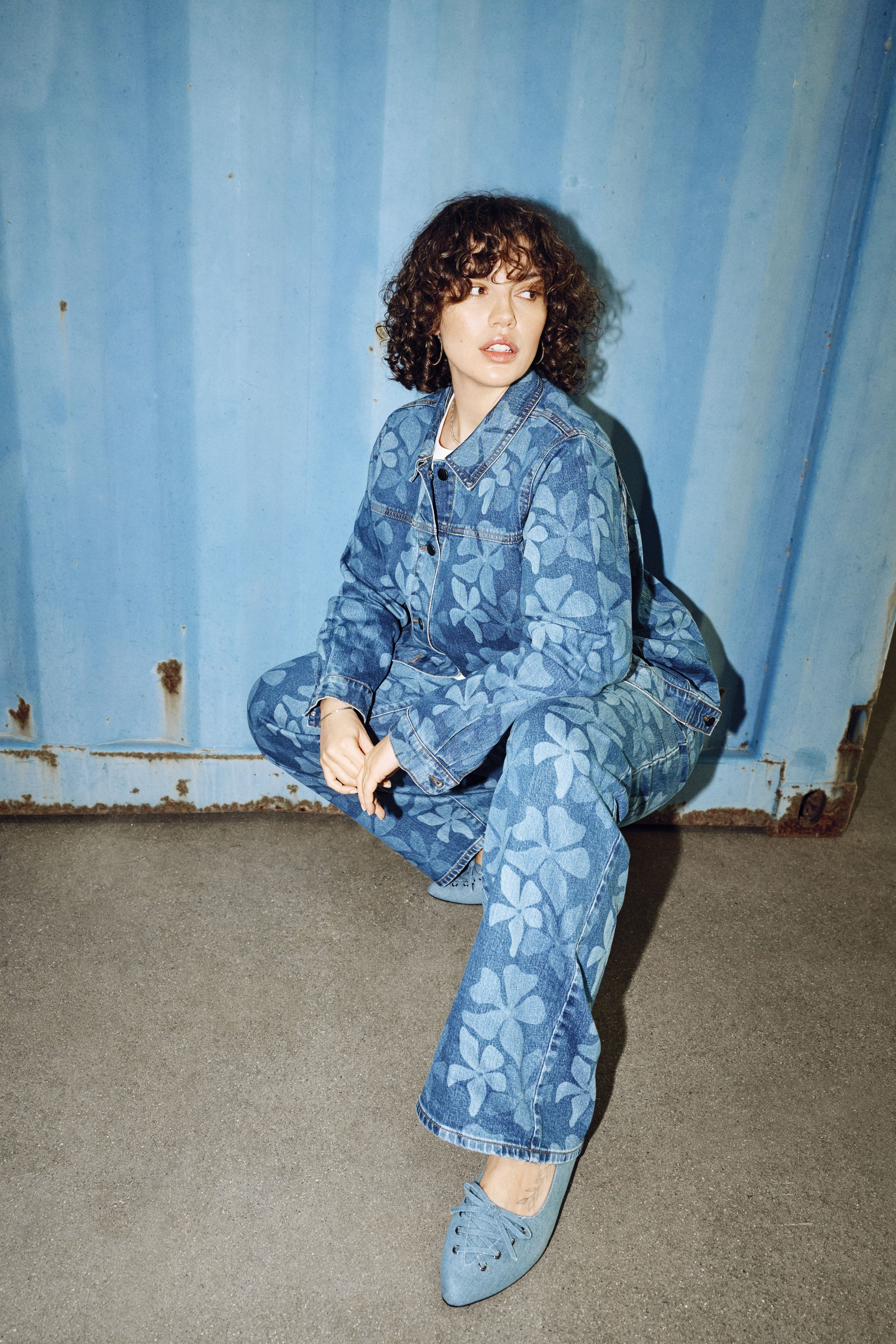 ZizziJeansjacke mit Blumenmuster, , Model