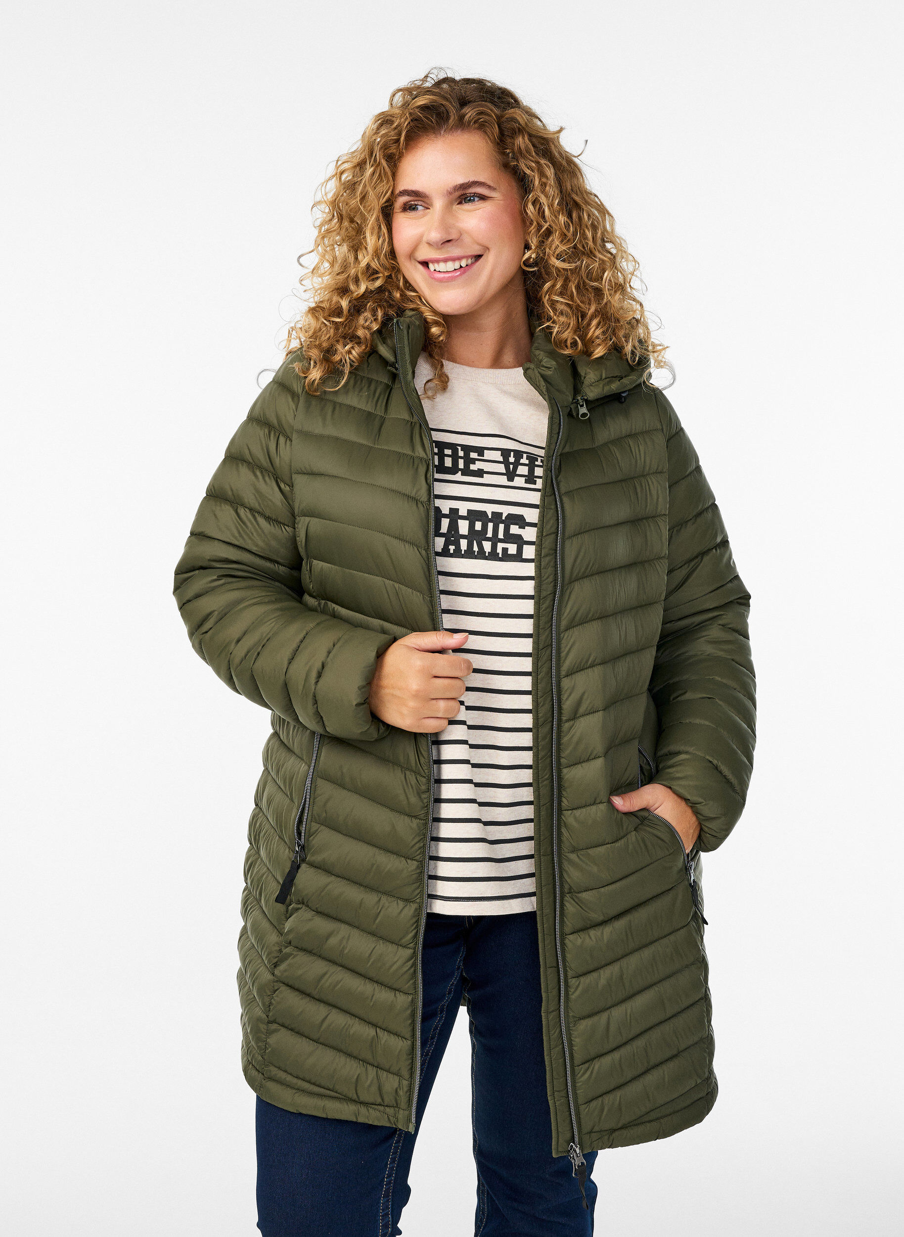 Leichte Jacke mit Taschen und abnehmbarer Kapuze, Gr&uuml;n, Model