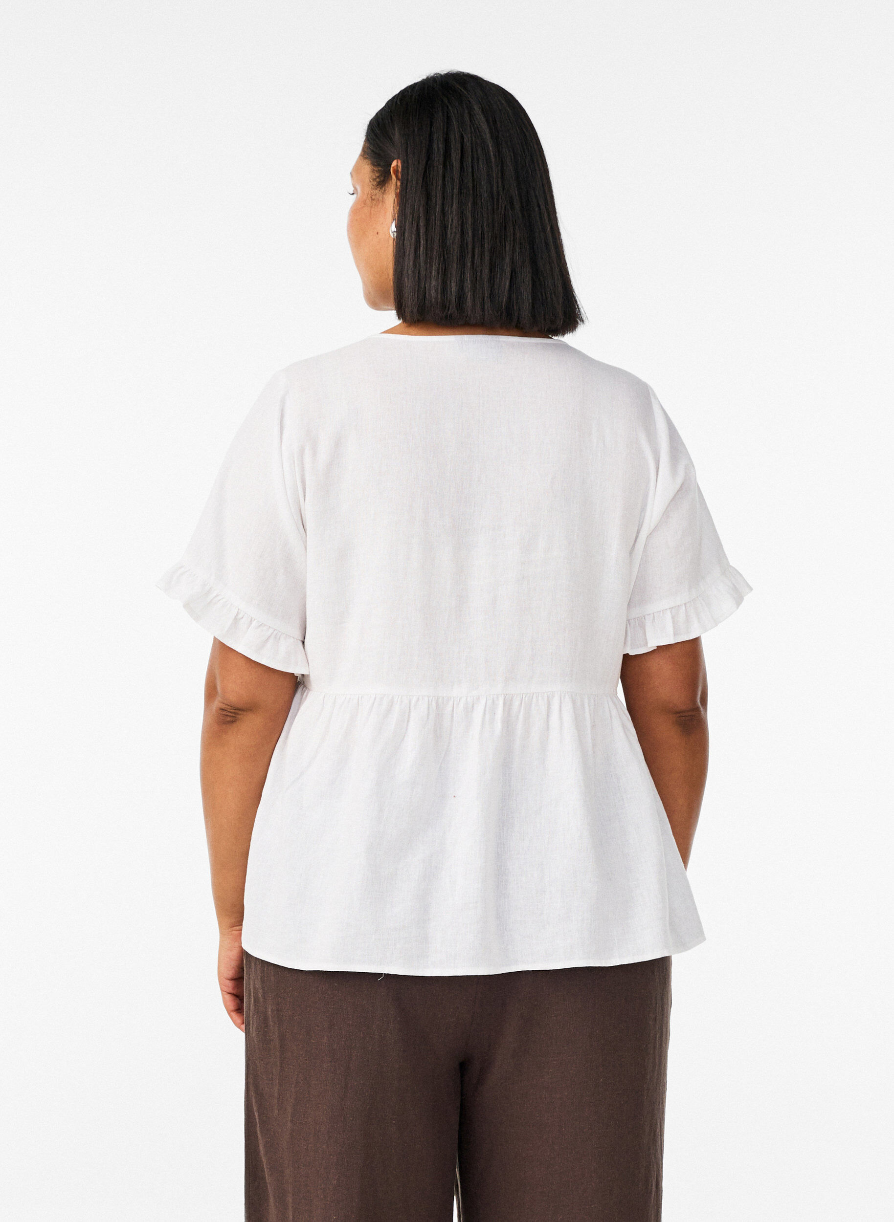 ZizziBluse aus Leinen und Viskose mit V-Ausschnitt und Knopfverschluss, Wei&szlig;, Model image number 2