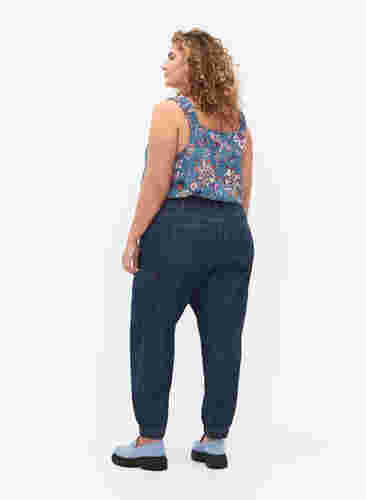 Cargo-Jeans mit Taschen, Dark blue denim, Model image number 1
