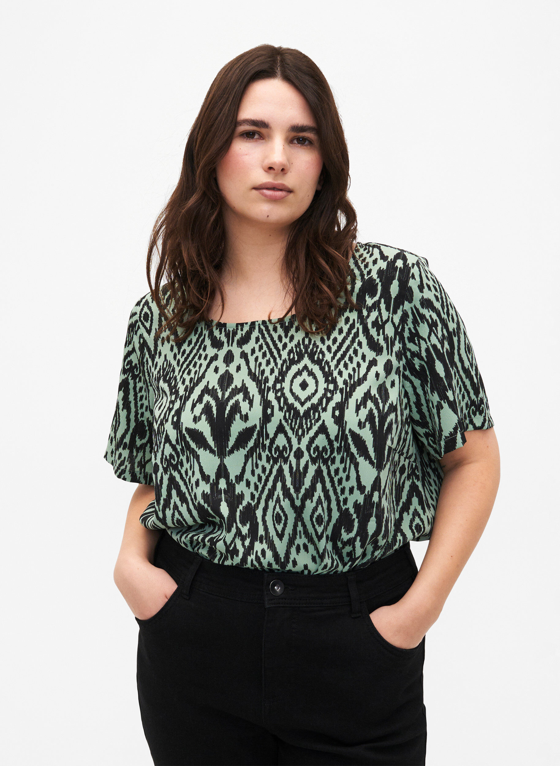 ZizziFLASH &ndash; Kurz&auml;rmelige Bluse mit Print, Green Bay Ehnic, Model image number 0