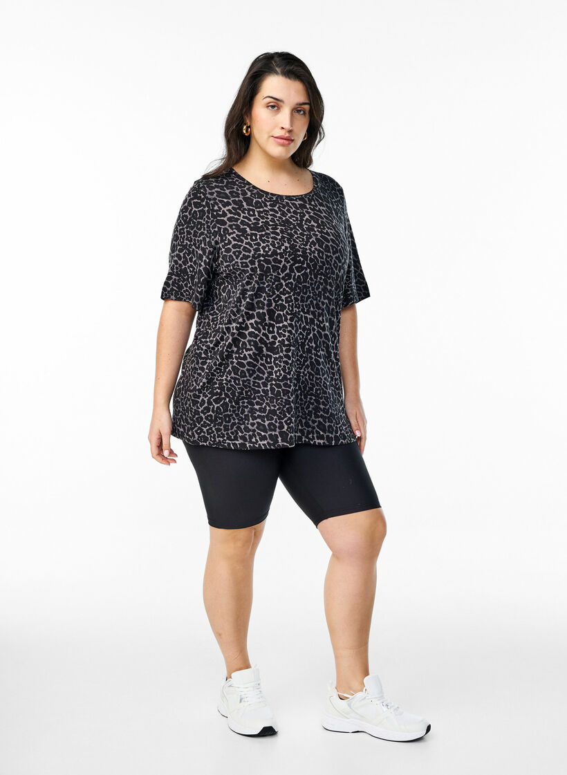 T-Shirt mit TENCEL&trade; Lyocell und Leopardenmuster, Grau, Model image number 1