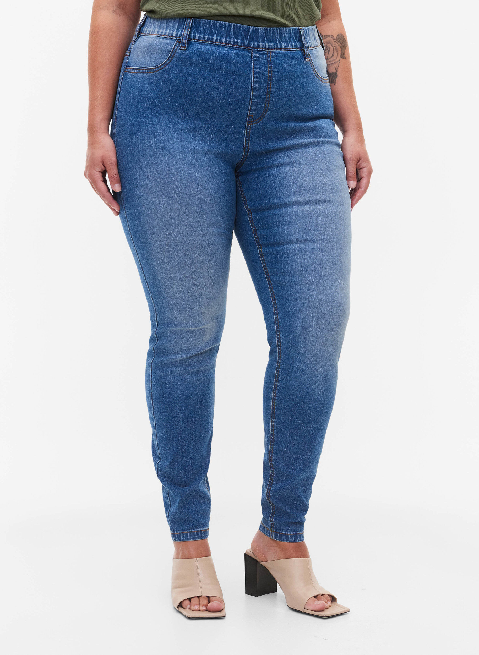 ZizziJeggings mit R&uuml;ckentaschen, Blue denim, Model image number 2