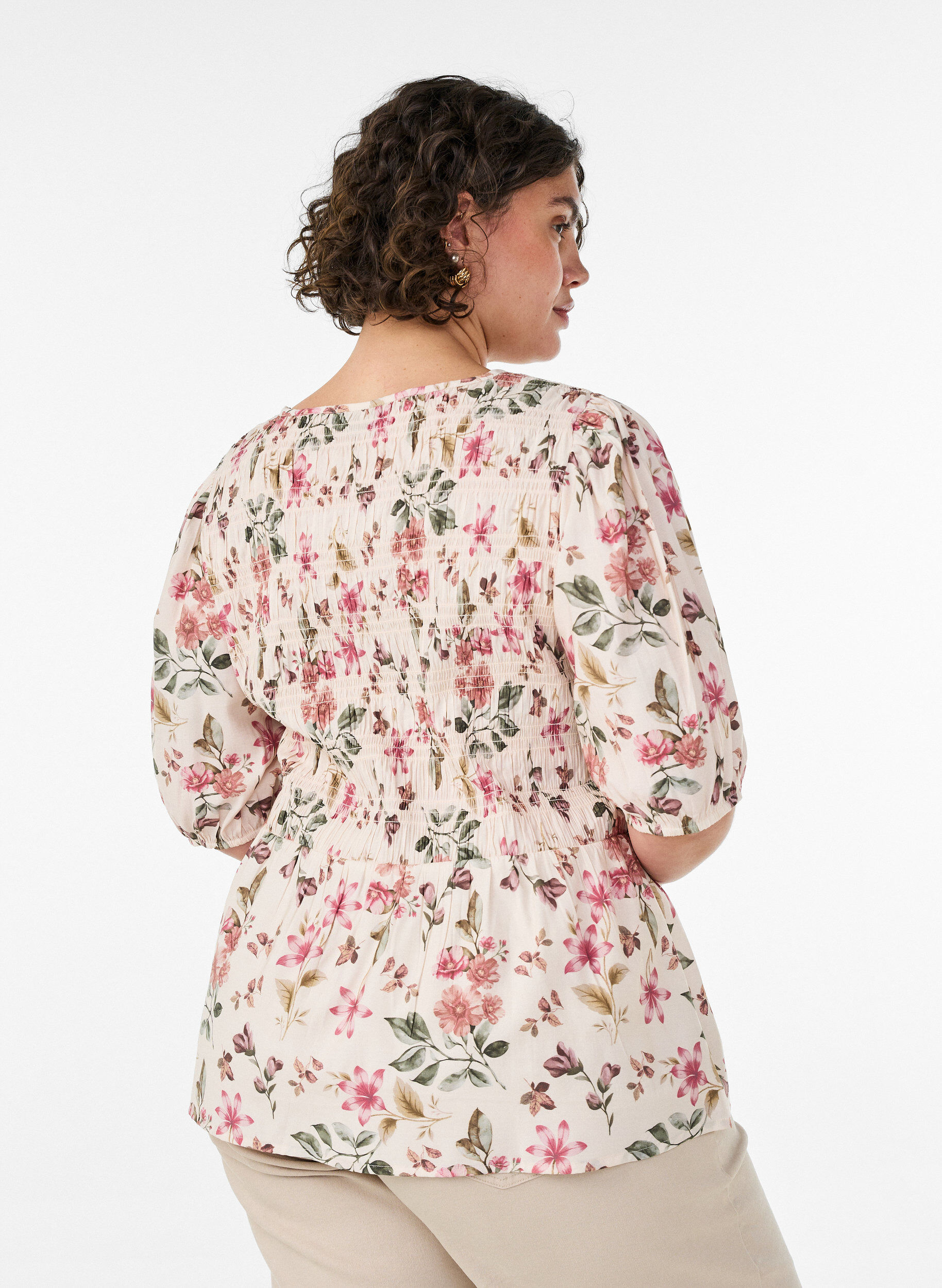 ZizziBluse aus Viskose mit Smock und Peplum-Effekt, Vanille, Model image number 2