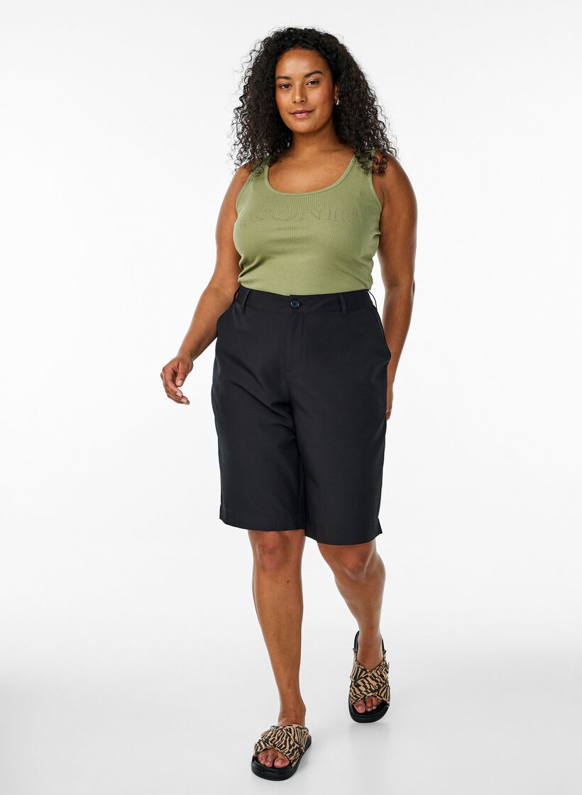 Schmal geschnittenes Tank-Top mit Strasssteinen, Grün, Model image number 1