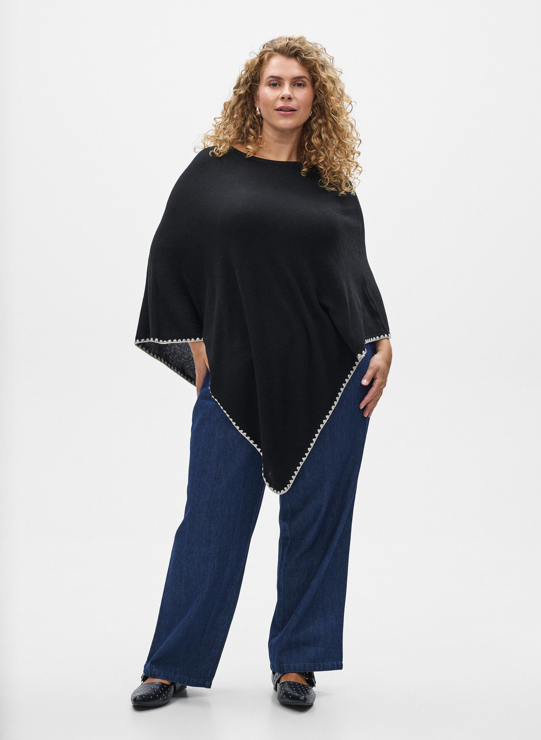 ZizziFeinstrickponcho, Schwarz, Model image number 1