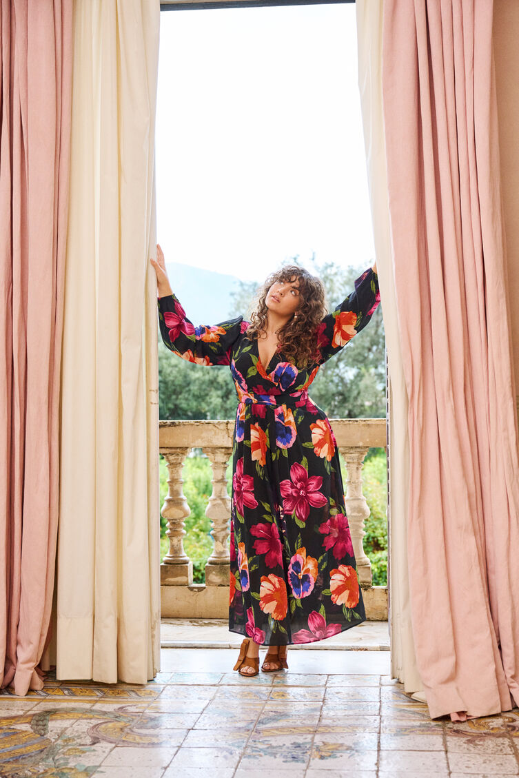 Maxikleid mit Wickelausschnitt, , Model