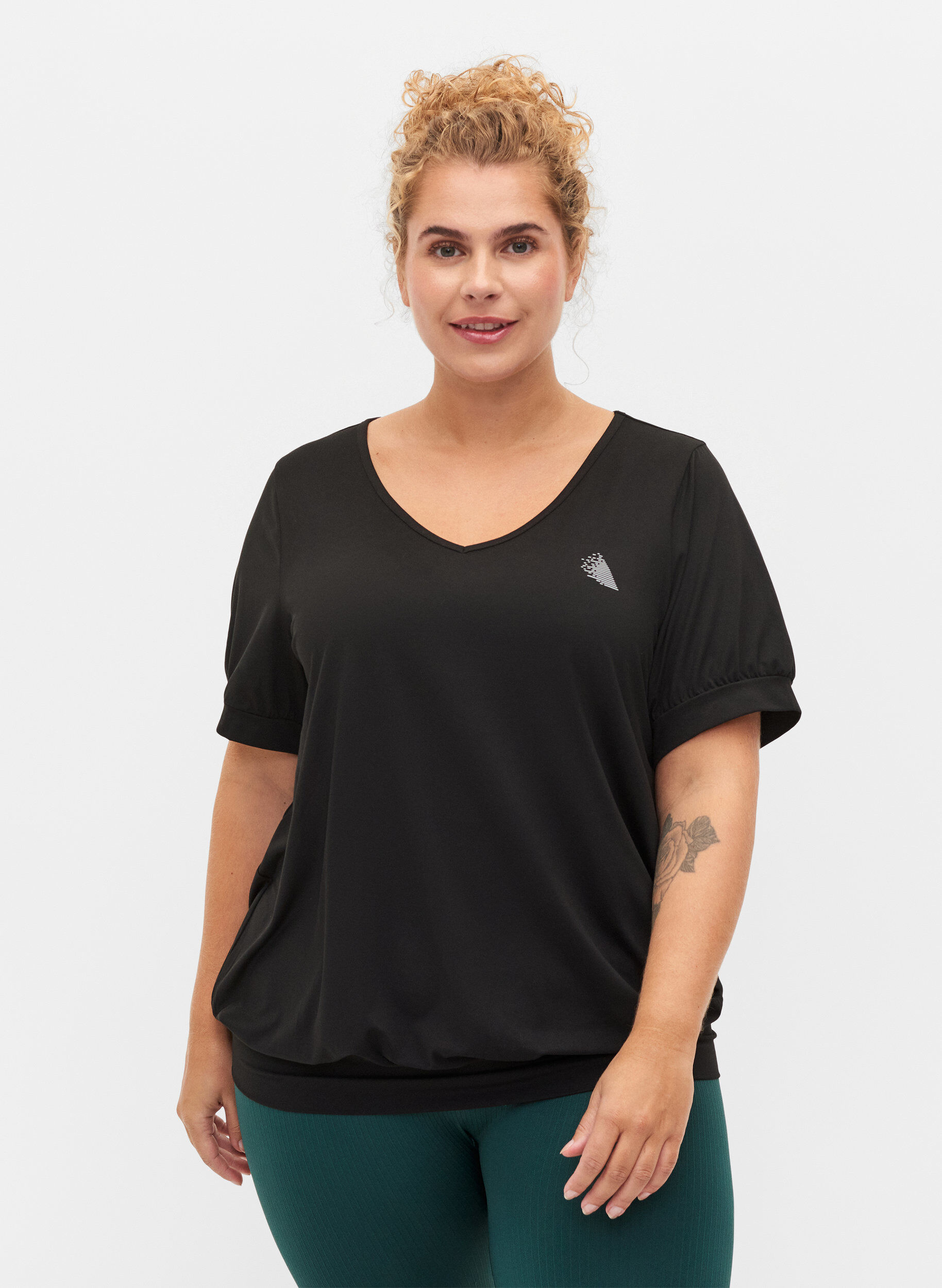 ZizziUnifarbenes Workout-Shirt mit V-Ausschnitt, Black, Model image number 0