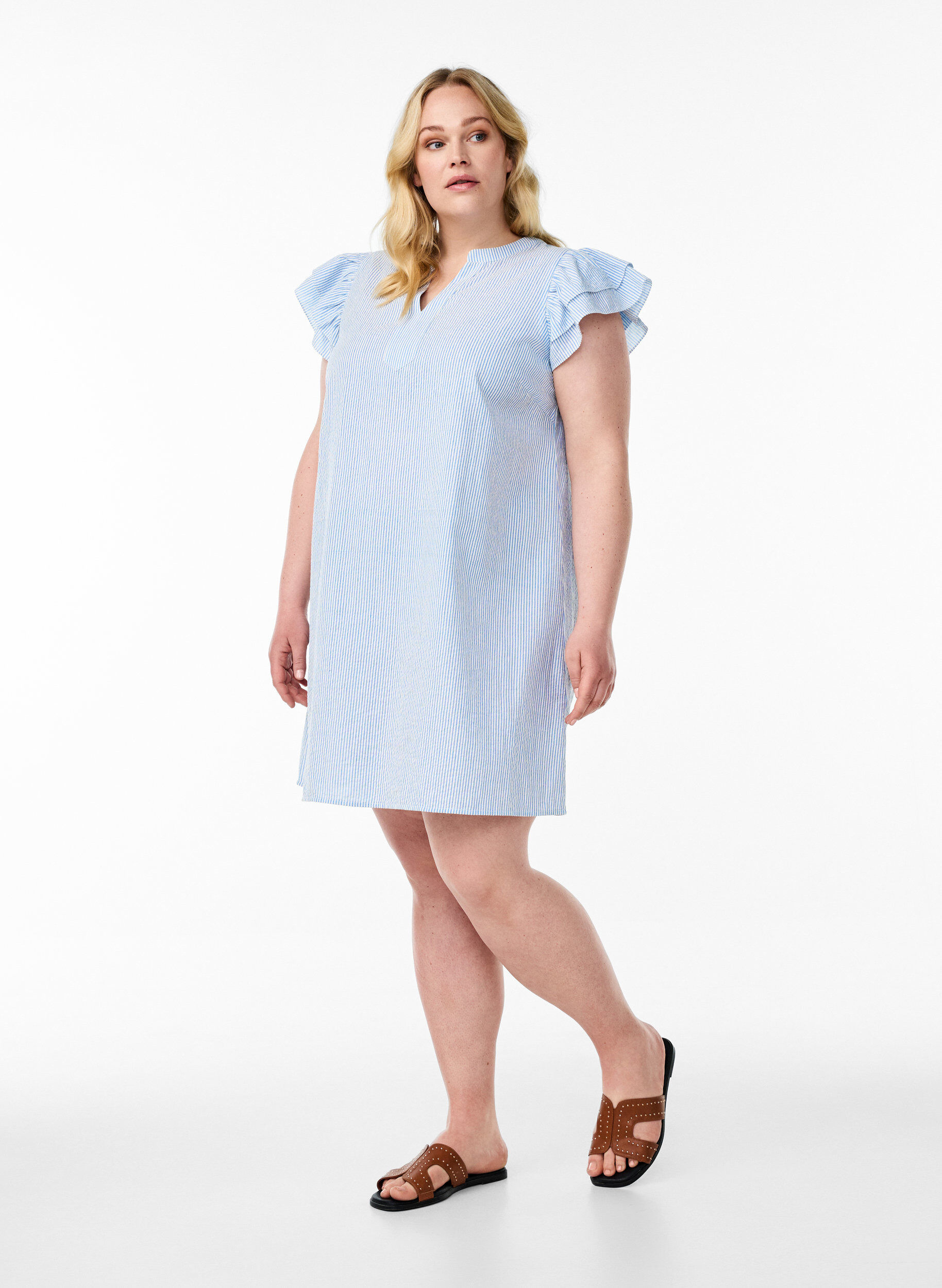 ZizziKurzes gestreiftes Kleid mit R&uuml;schen, Blau, Model image number 1