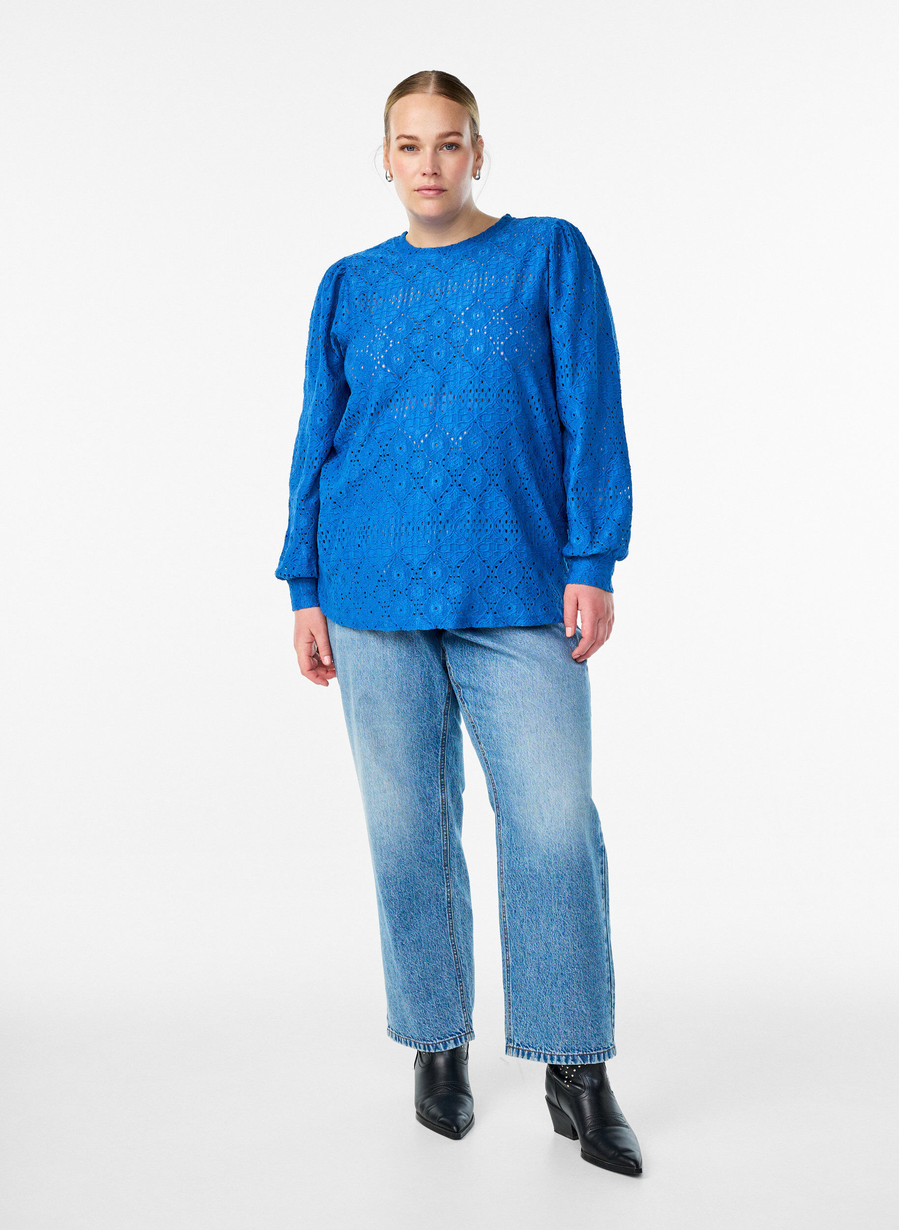 ZizziLang&auml;rmelige Bluse mit Lochstickerei, Blau, Model image number 1