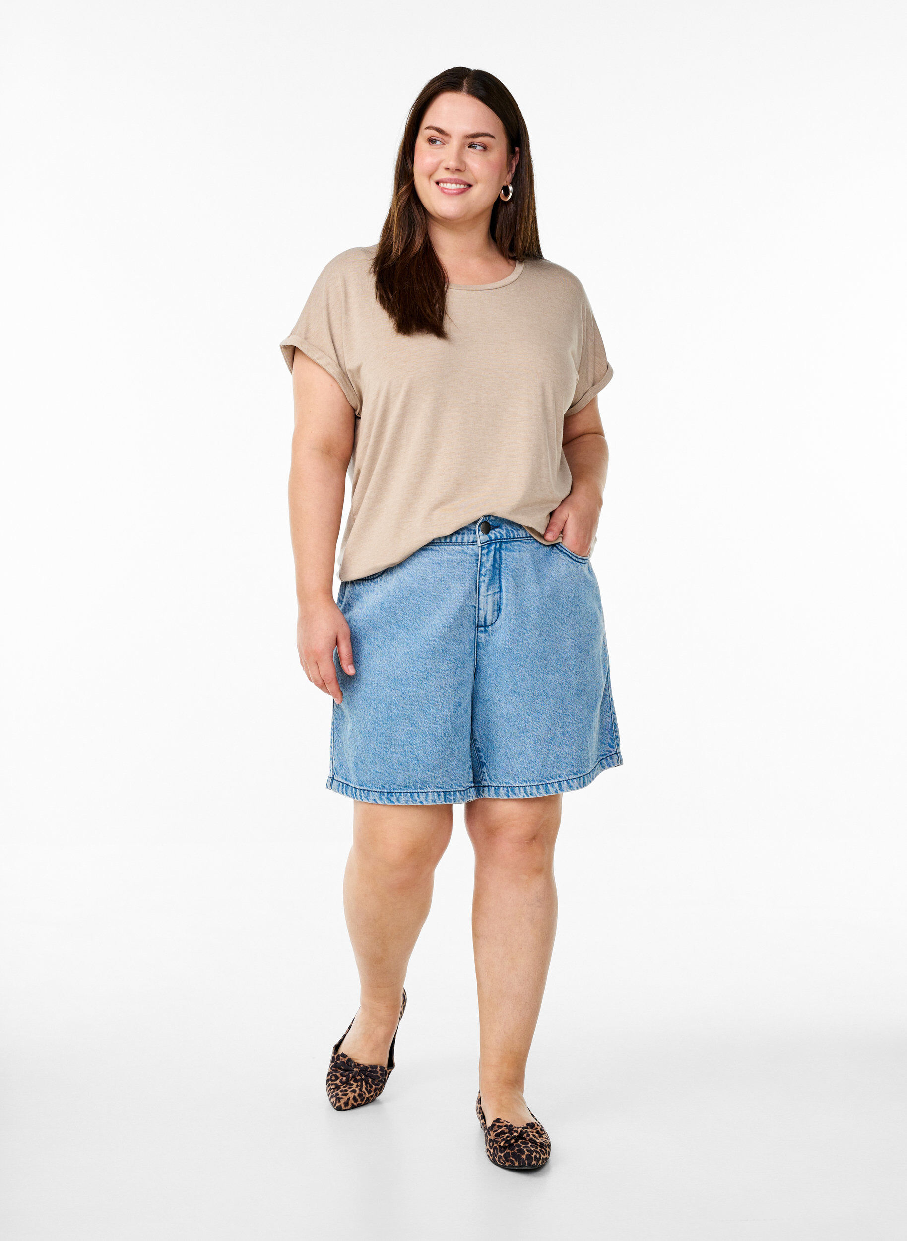 ZizziLockeres T-Shirt mit Rundhalsausschnitt, Braun, Model image number 1