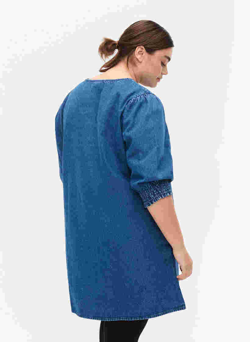 Tunika aus Denim mit V-Ausschnitt, Medium Blue Denim, Model image number 1