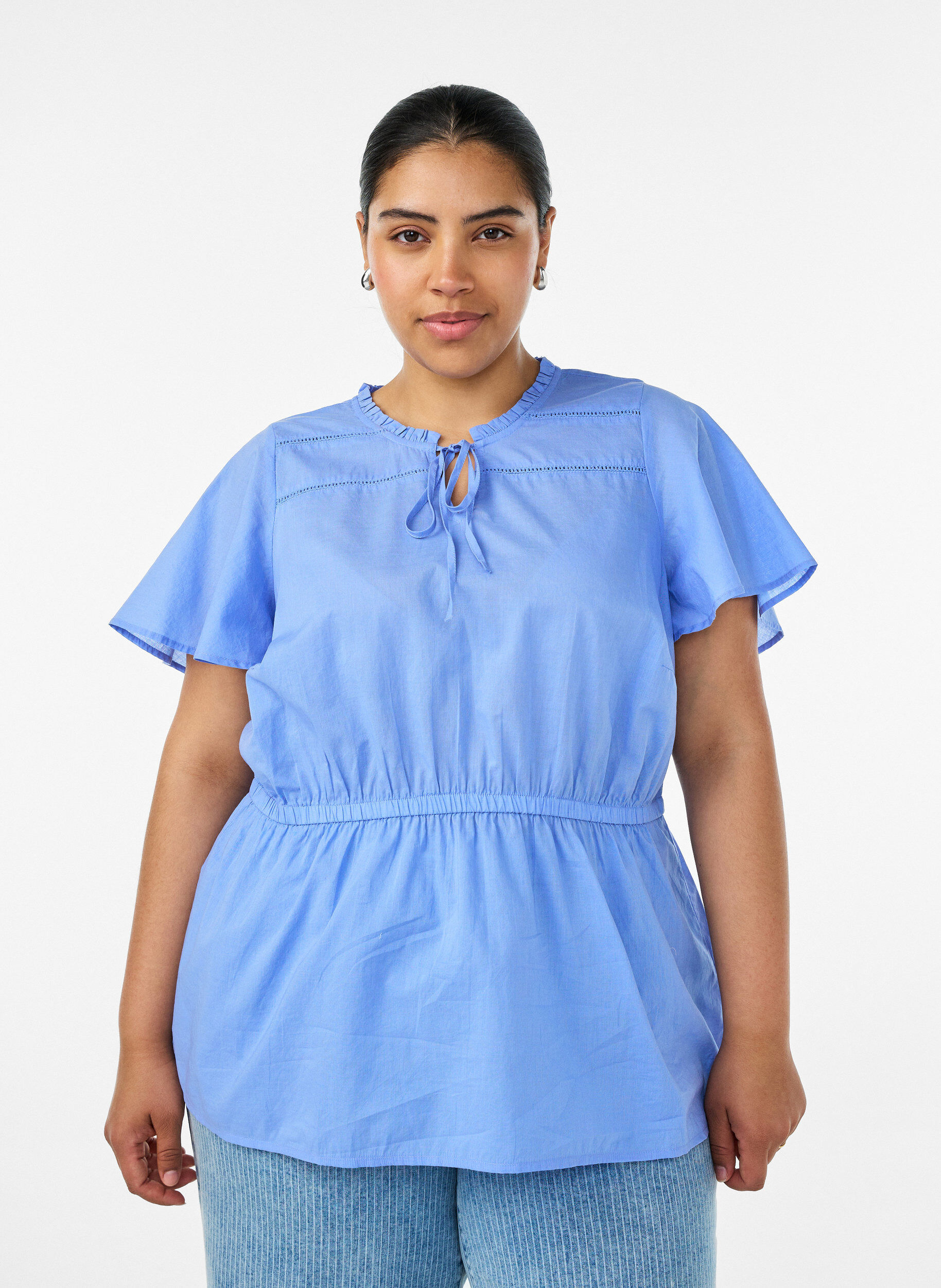 ZizziBaumwollbluse mit Bindeband und elastischer Taille, Blau, Model image number 0