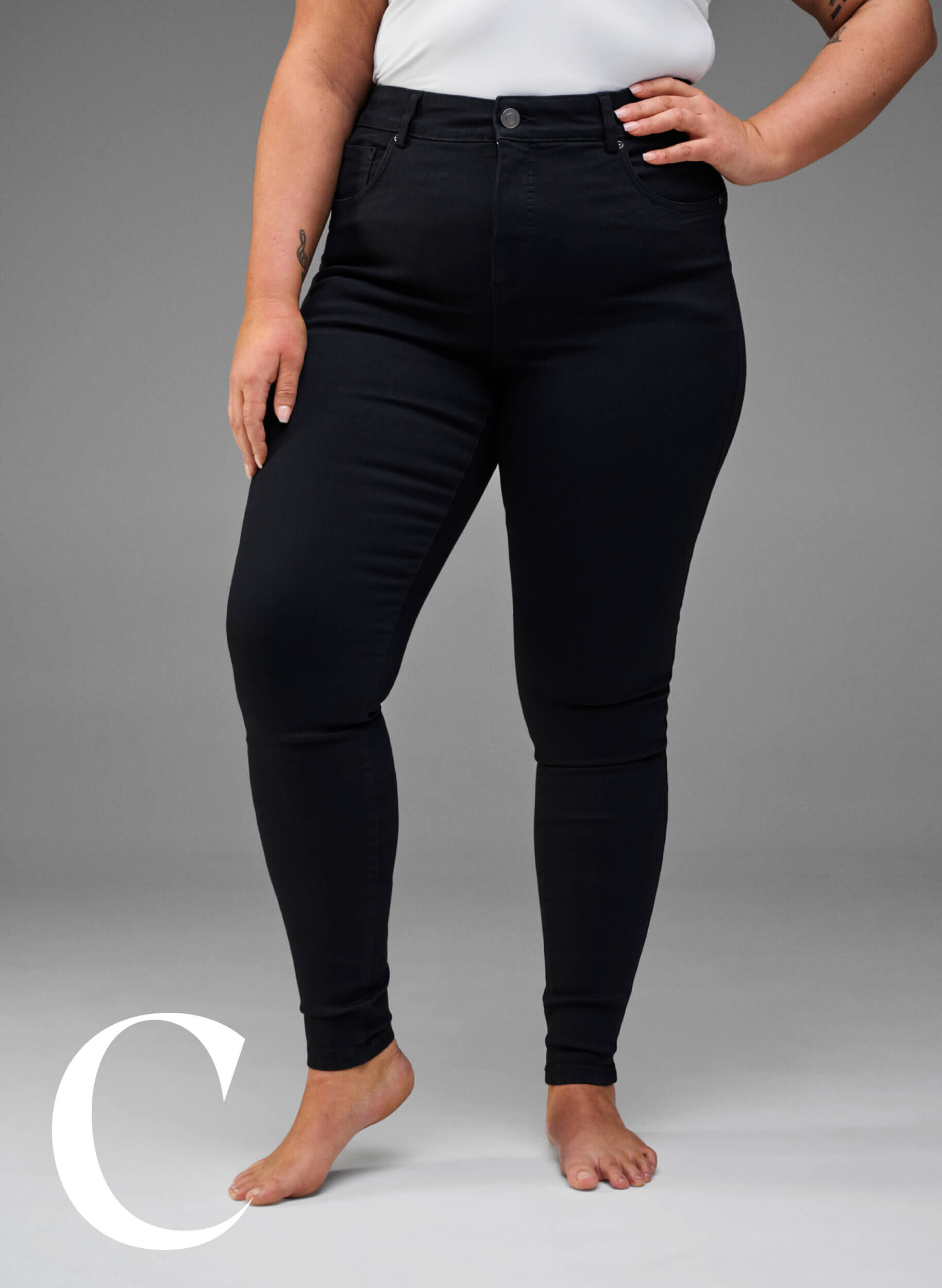 ZizziSuper Slim-Fit-Jeans mit hoher Taille, Black, Model image number 6