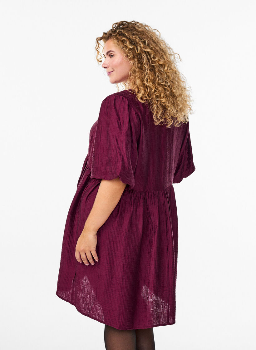 Kurzes Kleid mit Struktur und kurzen Ballonärmeln, Rot, Model image number 2