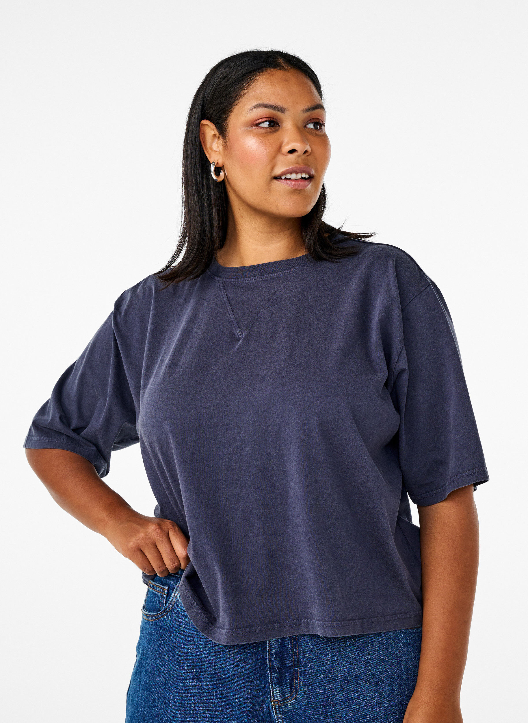 Boxy T-Shirt aus Bio-Baumwolle, Blau, Model