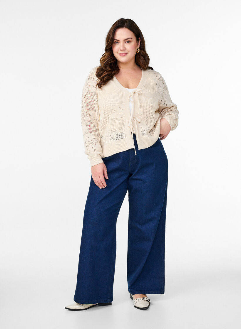 Strickjacke mit Lochmuster und Bindebändern, Birch, Model image number 3