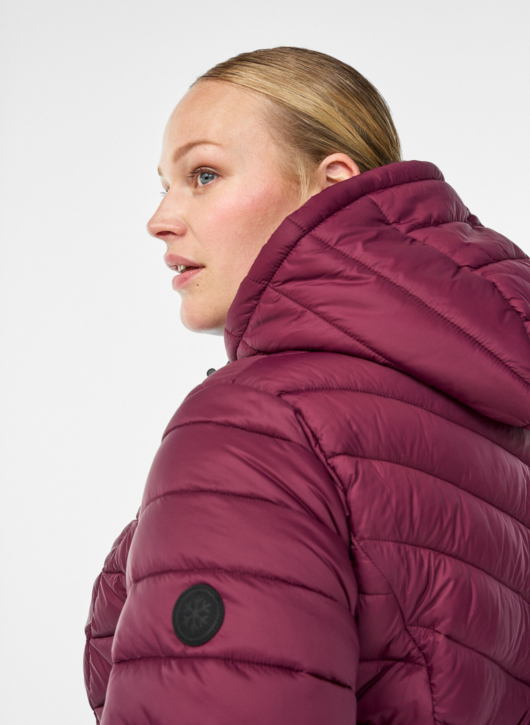 ZizziLeichte Steppjacke mit Kapuze, Dunkles Bordeaux, Model image number 3
