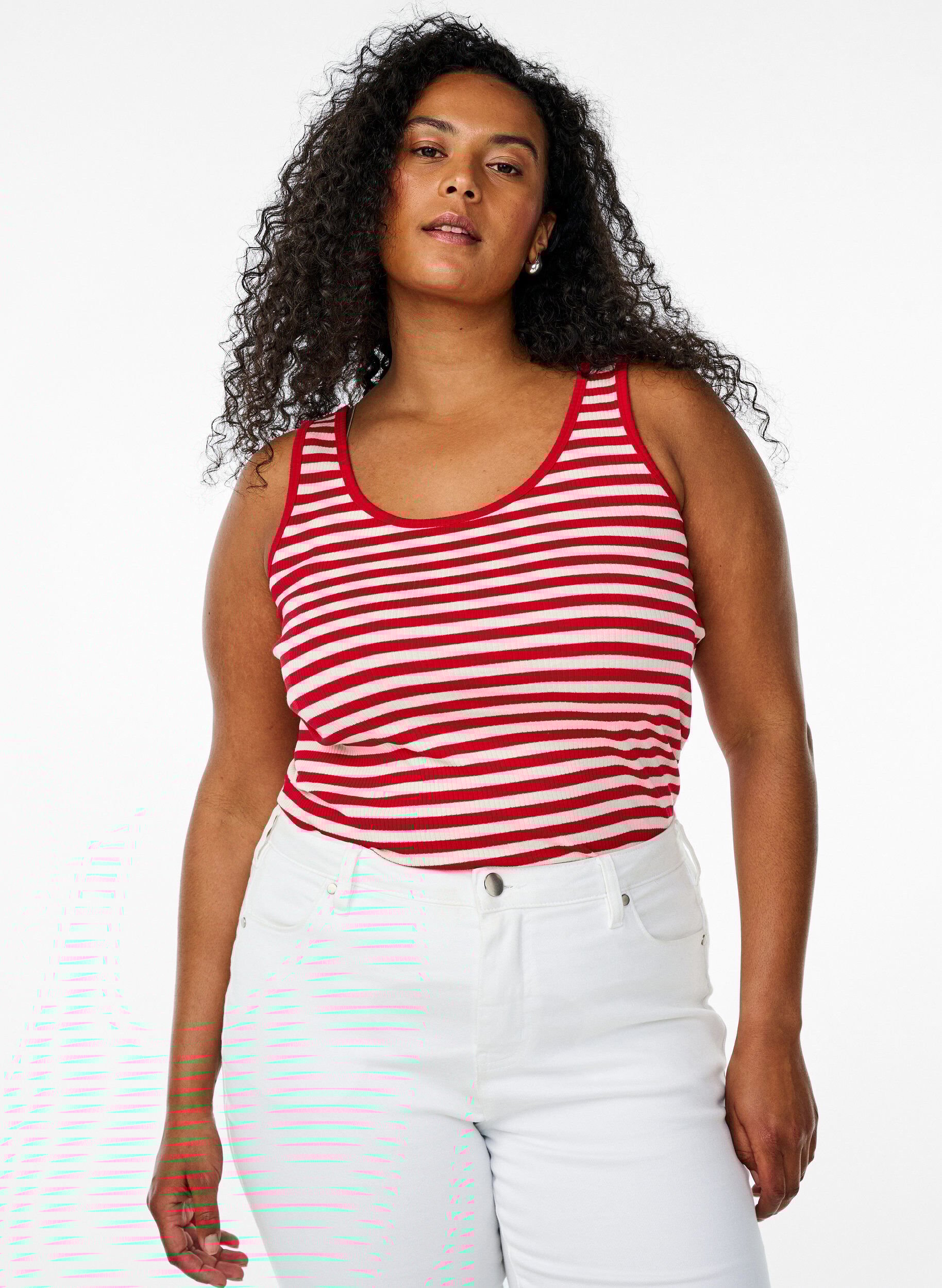 Gestreiftes Tanktop mit Rippenstruktur, Rot, Model