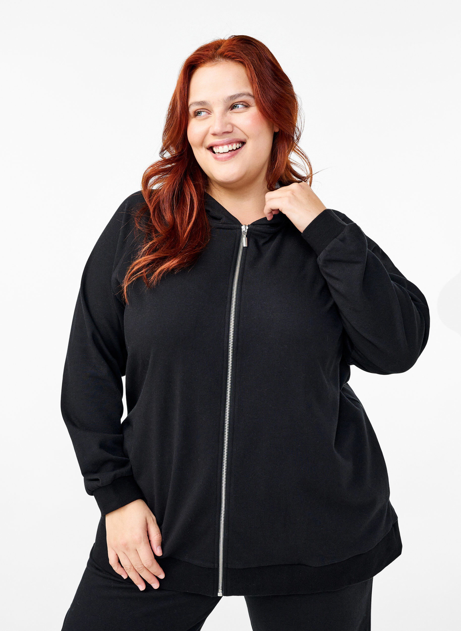 Sweat-Cardigan mit Kapuze und Taschen, Schwarz, Model