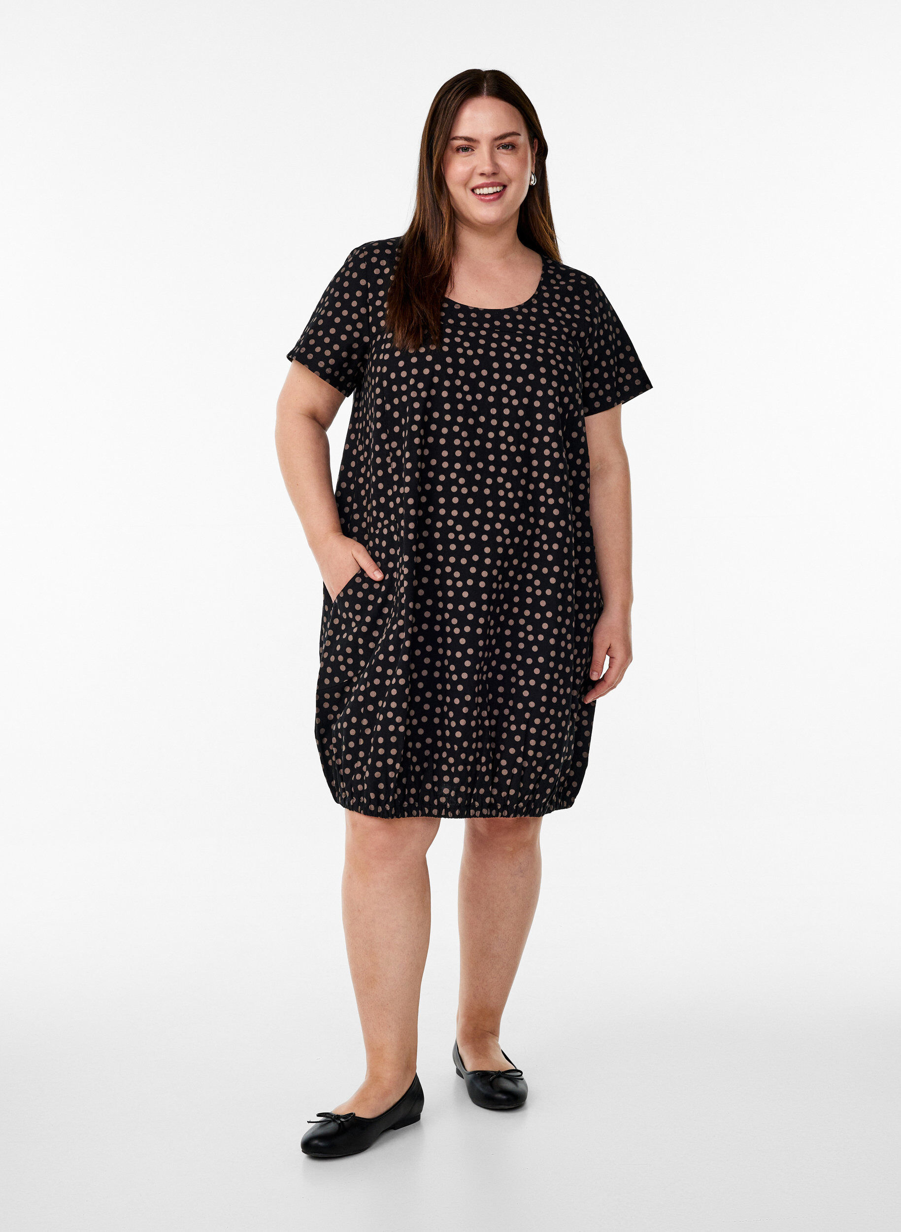 ZizziKurz&auml;rmliges Baumwollkleid mit Aufdruck, Braun, Model image number 1