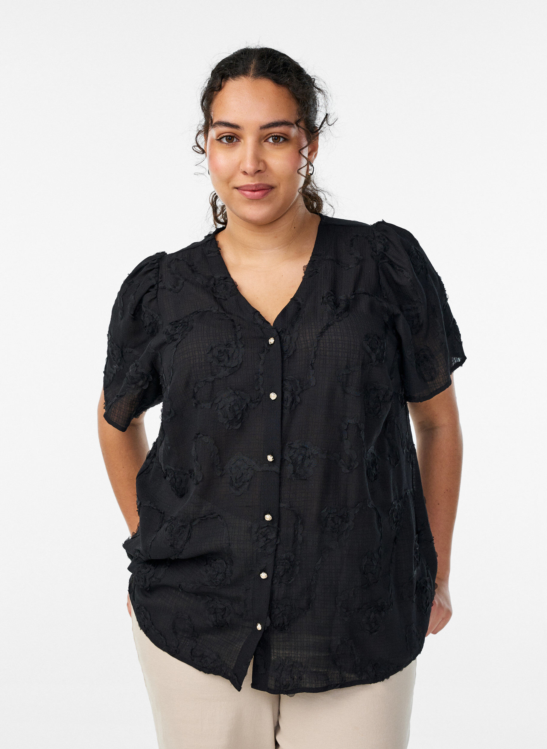 ZizziShort-sleeved shirt blouse with a 3D flower effect, Black, Model image number 0