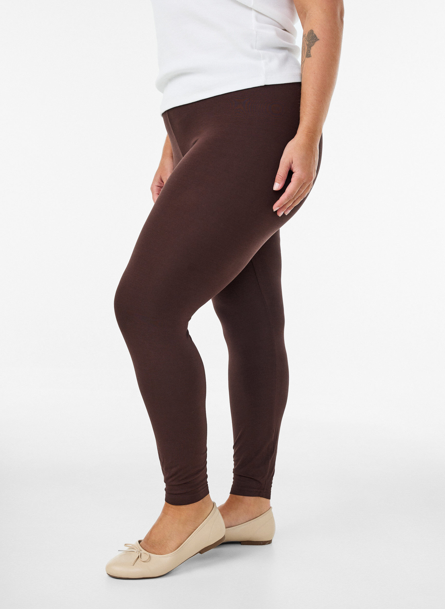 Basic-Leggings aus Viskose, Braun, Model