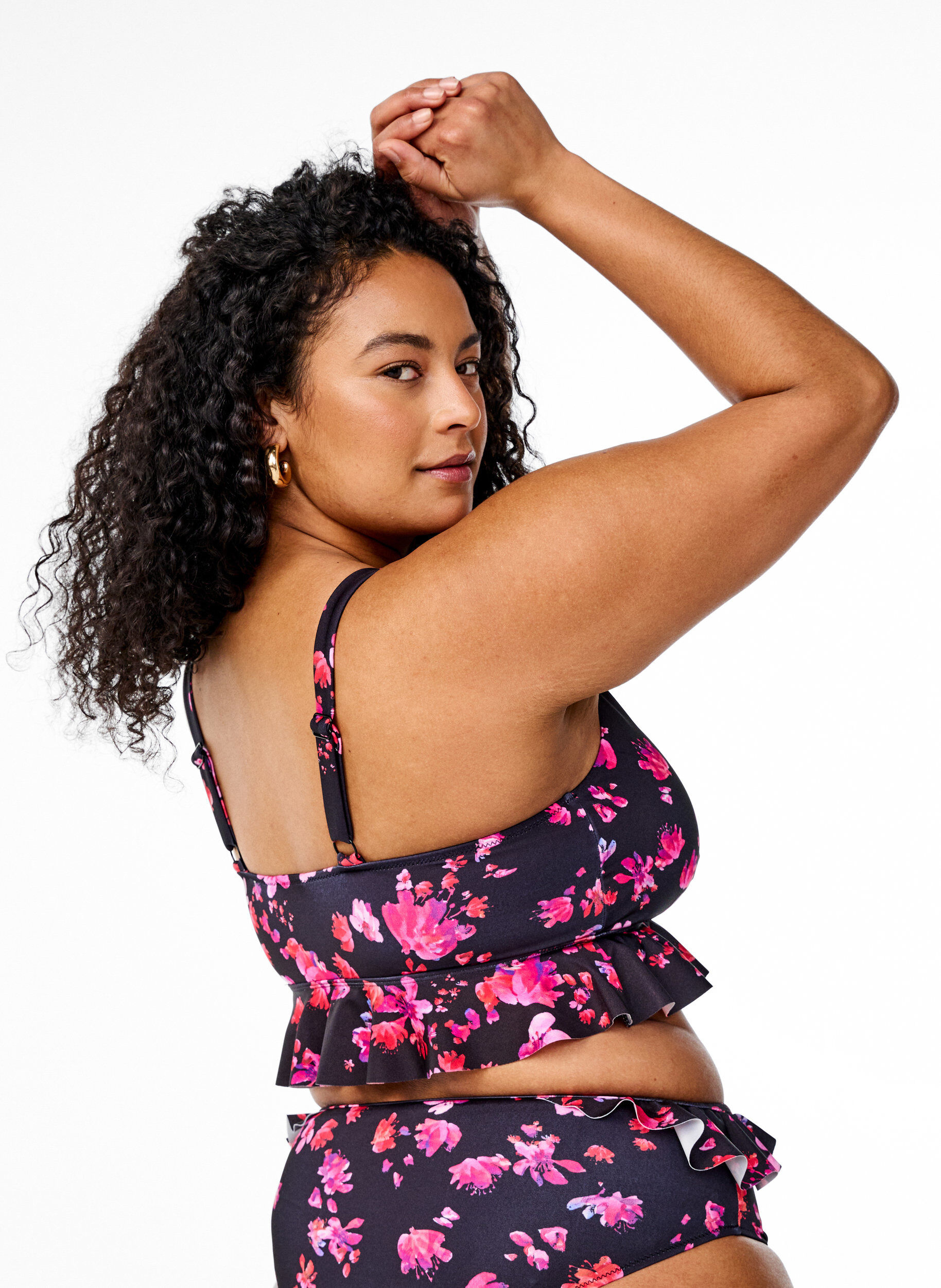 ZizziGebl&uuml;mtes Bikinioberteil mit R&uuml;schenbesatz, Pink, Model image number 2