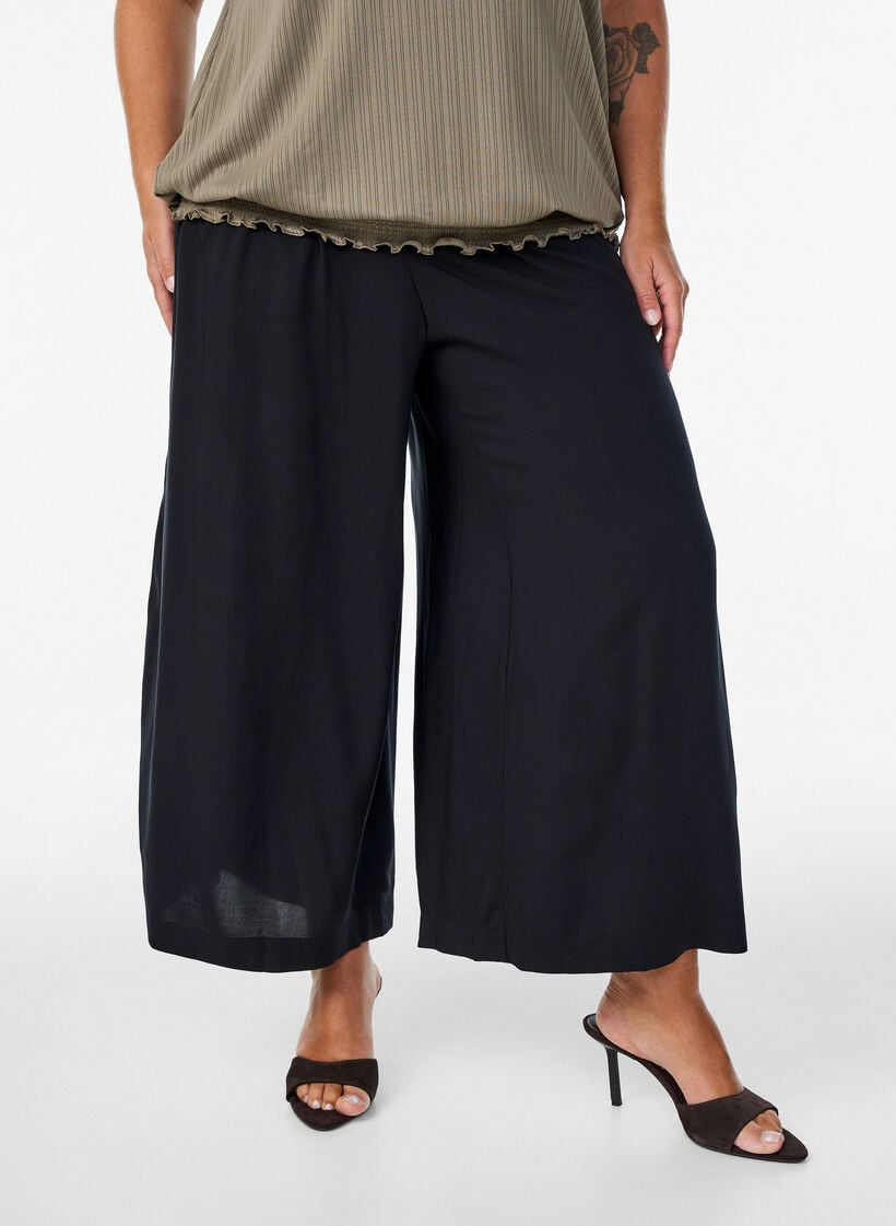 Culottes aus Viskose mit hoher Taille und weiten Beinen, Schwarz, Model image number 2